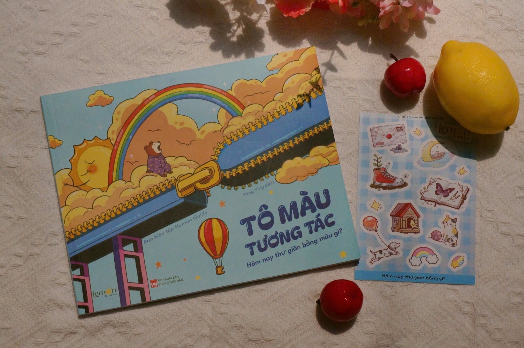  Sách tô màu - Tô màu tương tác: Hôm nay thư giãn bằng màu gì? (Tặng kèm Sticker) - Ban Biên tập Human Guide 