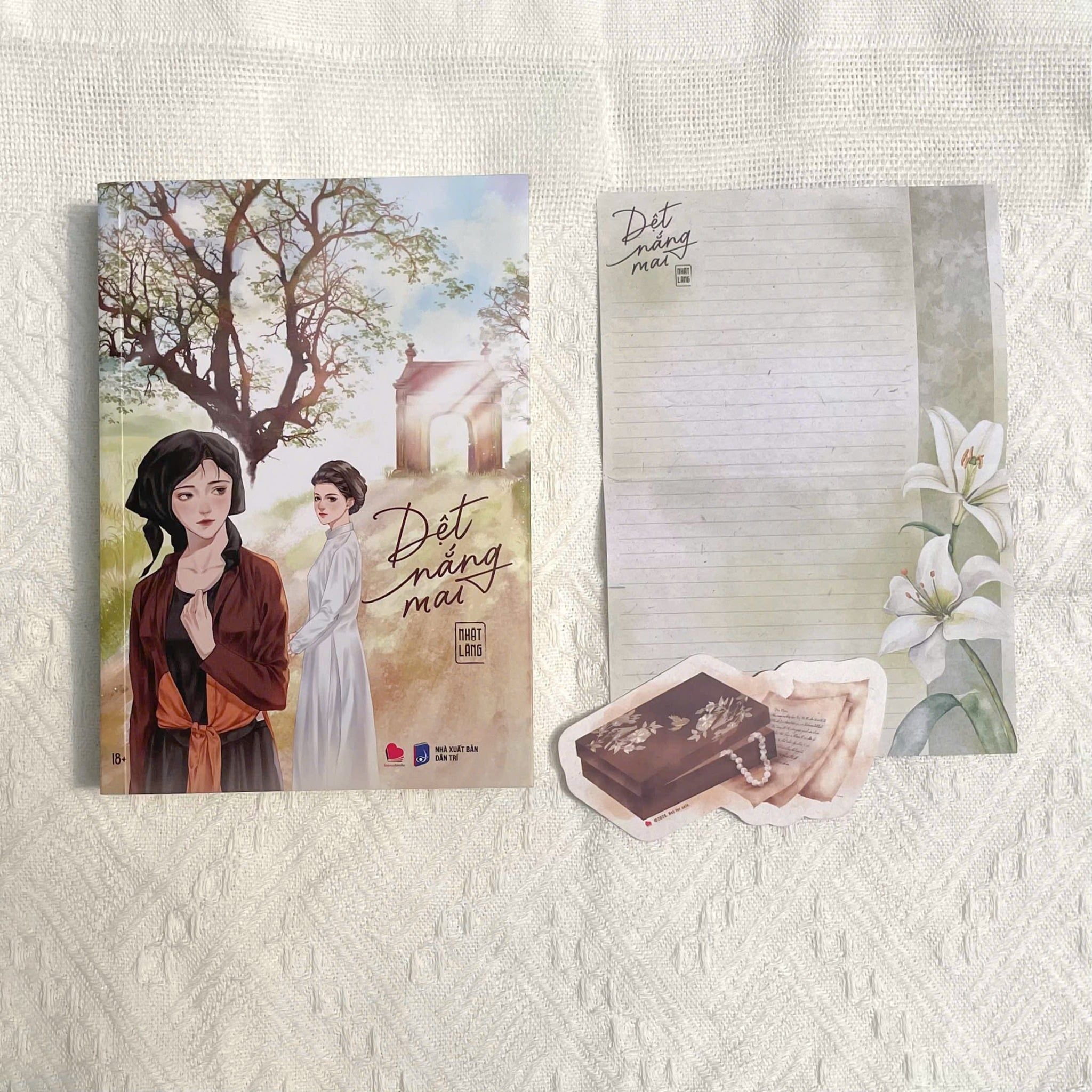  Sách [GL] - Dệt nắng mai - Nhật Lãng - Bách Việt (Bản phổ thông) 