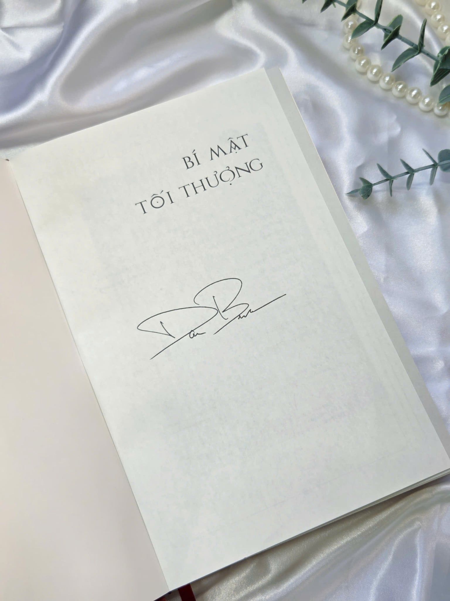  Sách - Bí mật tối thượng - The Secret of Secrets (Bìa cứng áo ôm) - Dan Brown 