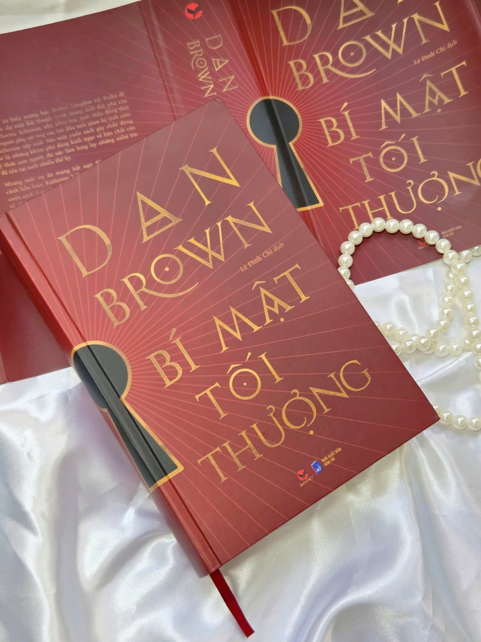  Sách - Bí mật tối thượng - The Secret of Secrets (Bìa cứng áo ôm) - Dan Brown 