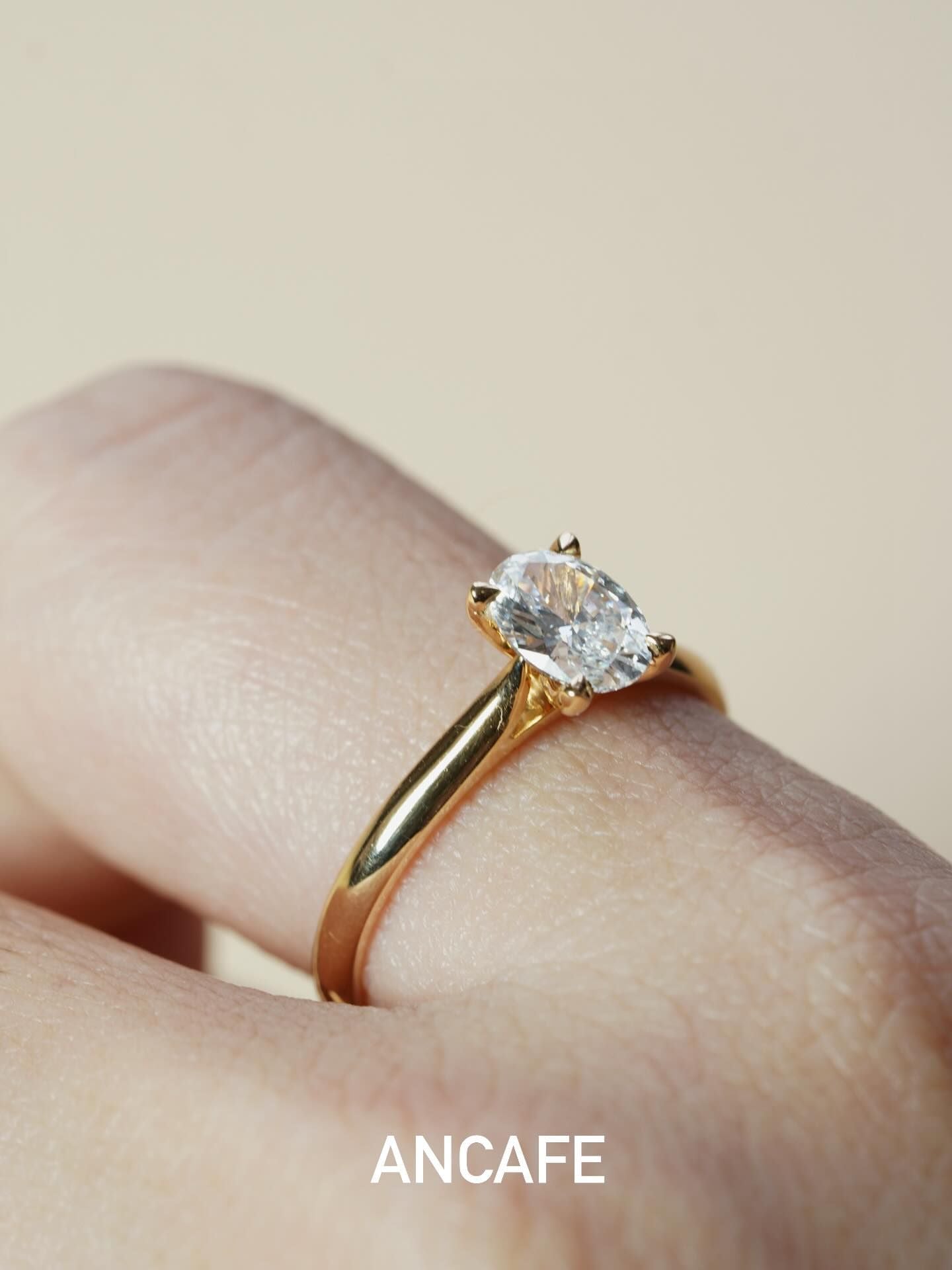 Nhẫn viên chủ đính hôn shape Oval - 1 Carat