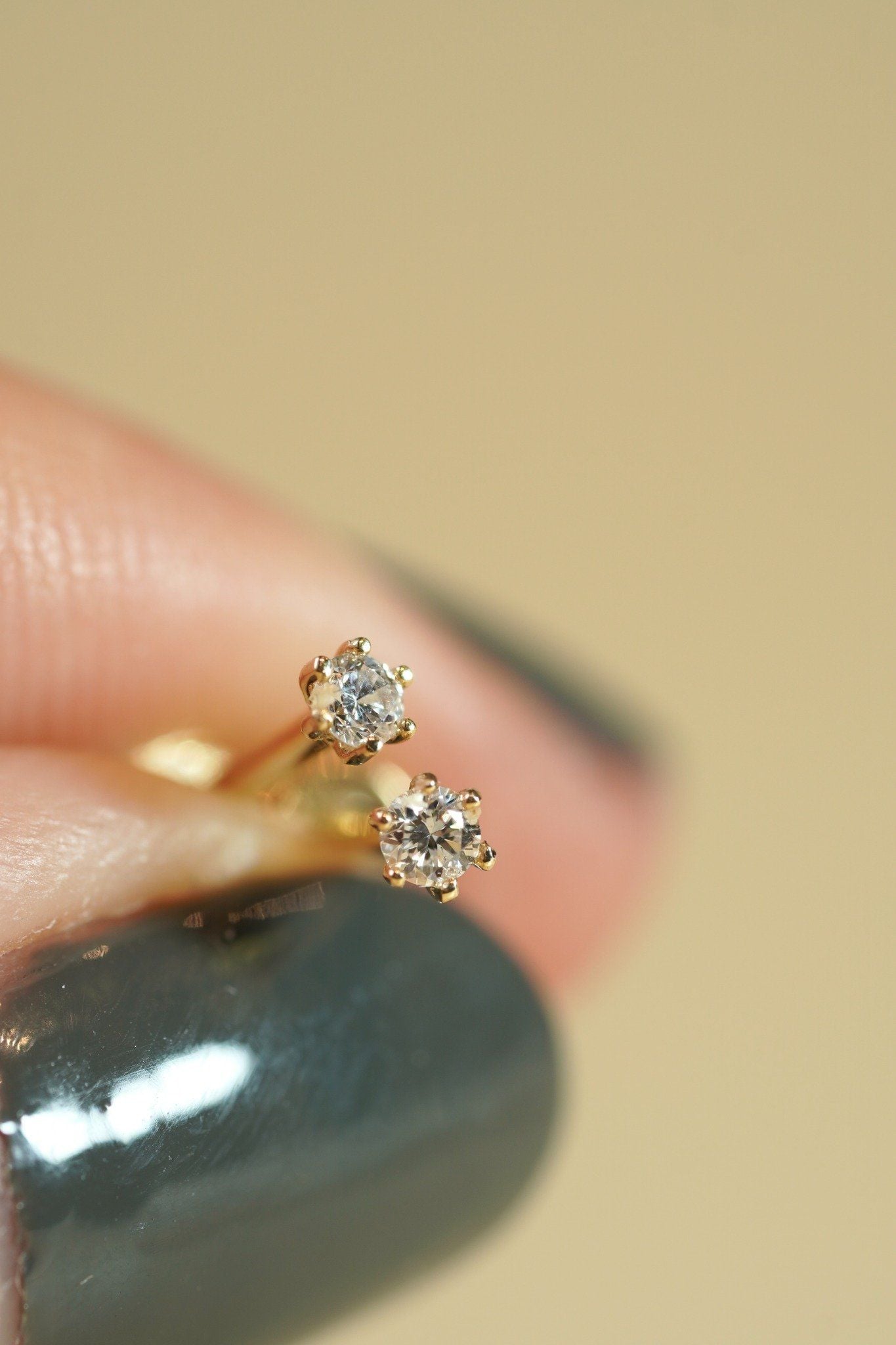 Hoa tai vàng 14k kim cương nuôi cấy 2li