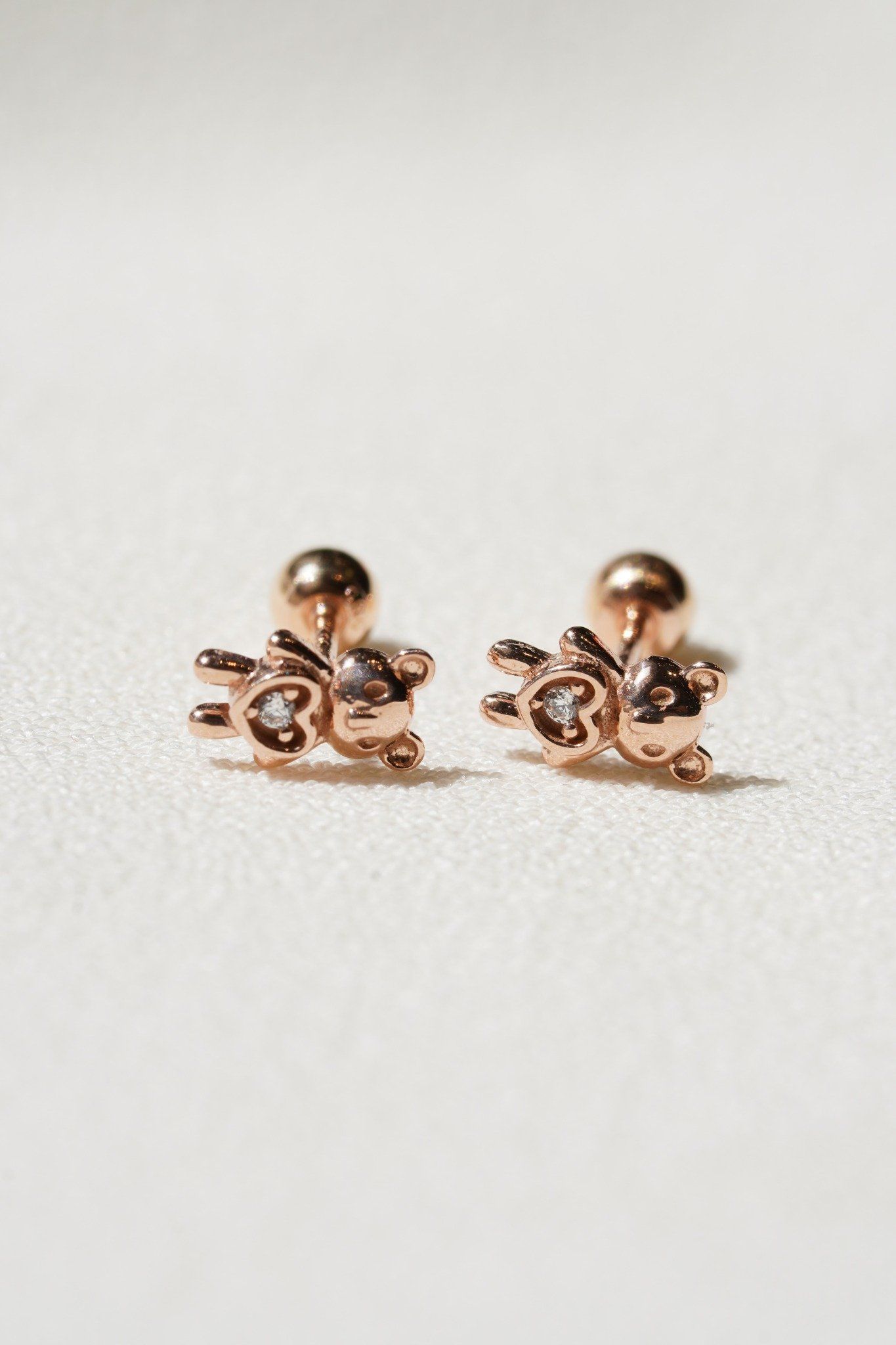 Hoa tai vàng 14K hình con gấu