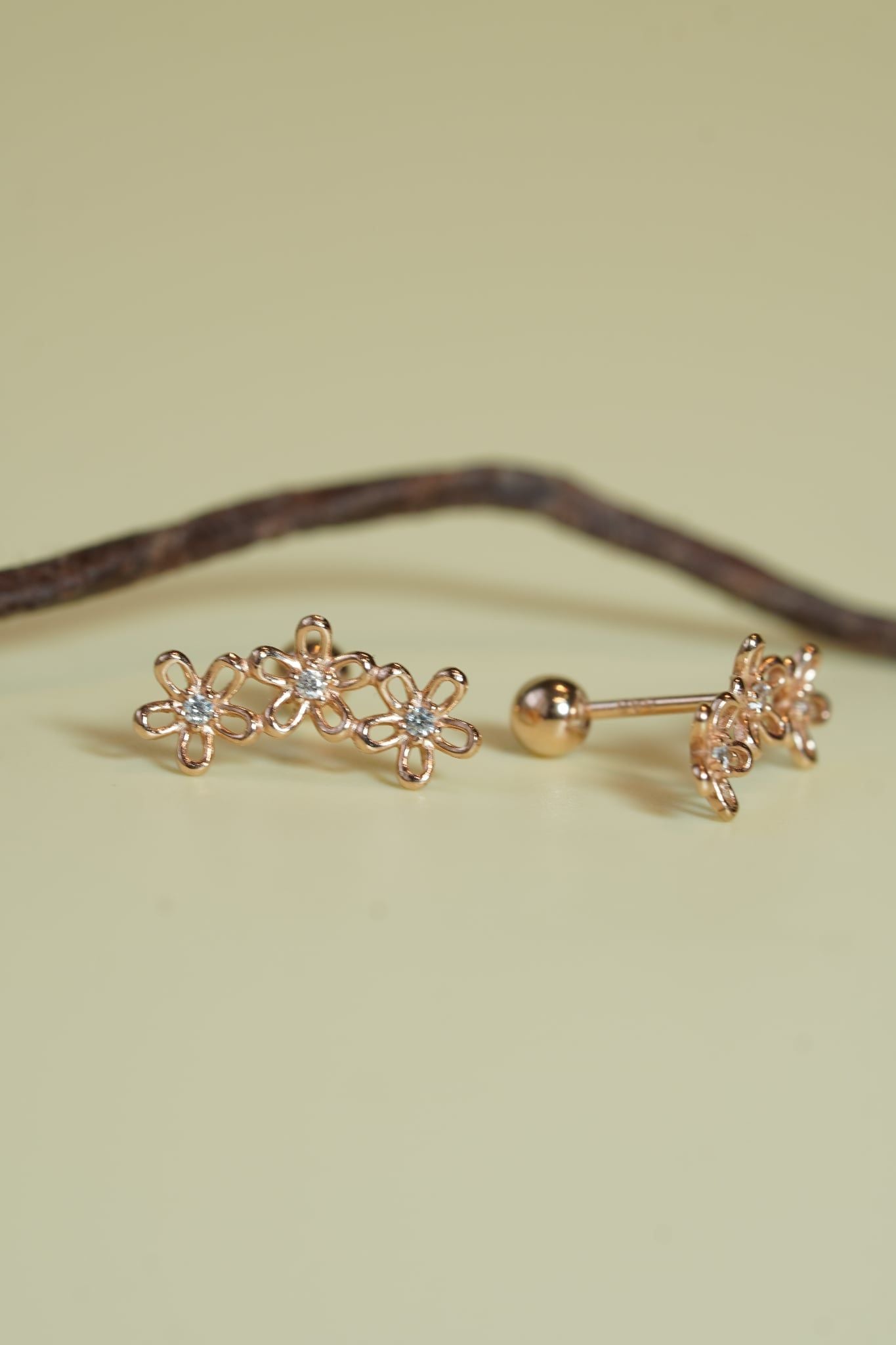Hoa tai vàng 14k  3 hoa dài ( (ER-GLD- 091)