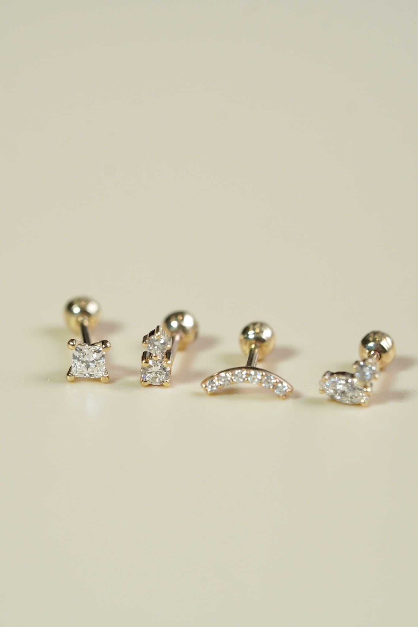Hoa tai vàng 14k kim cương nuôi Lab-Grown Mar Shape