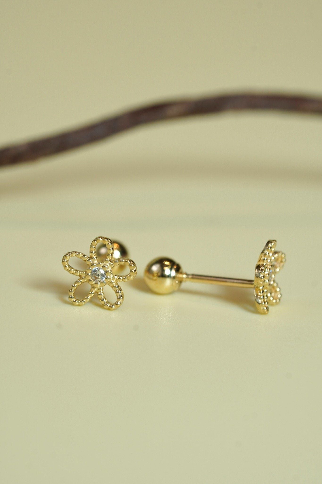 Hoa tai vàng 14K bông hoa 5 cánh