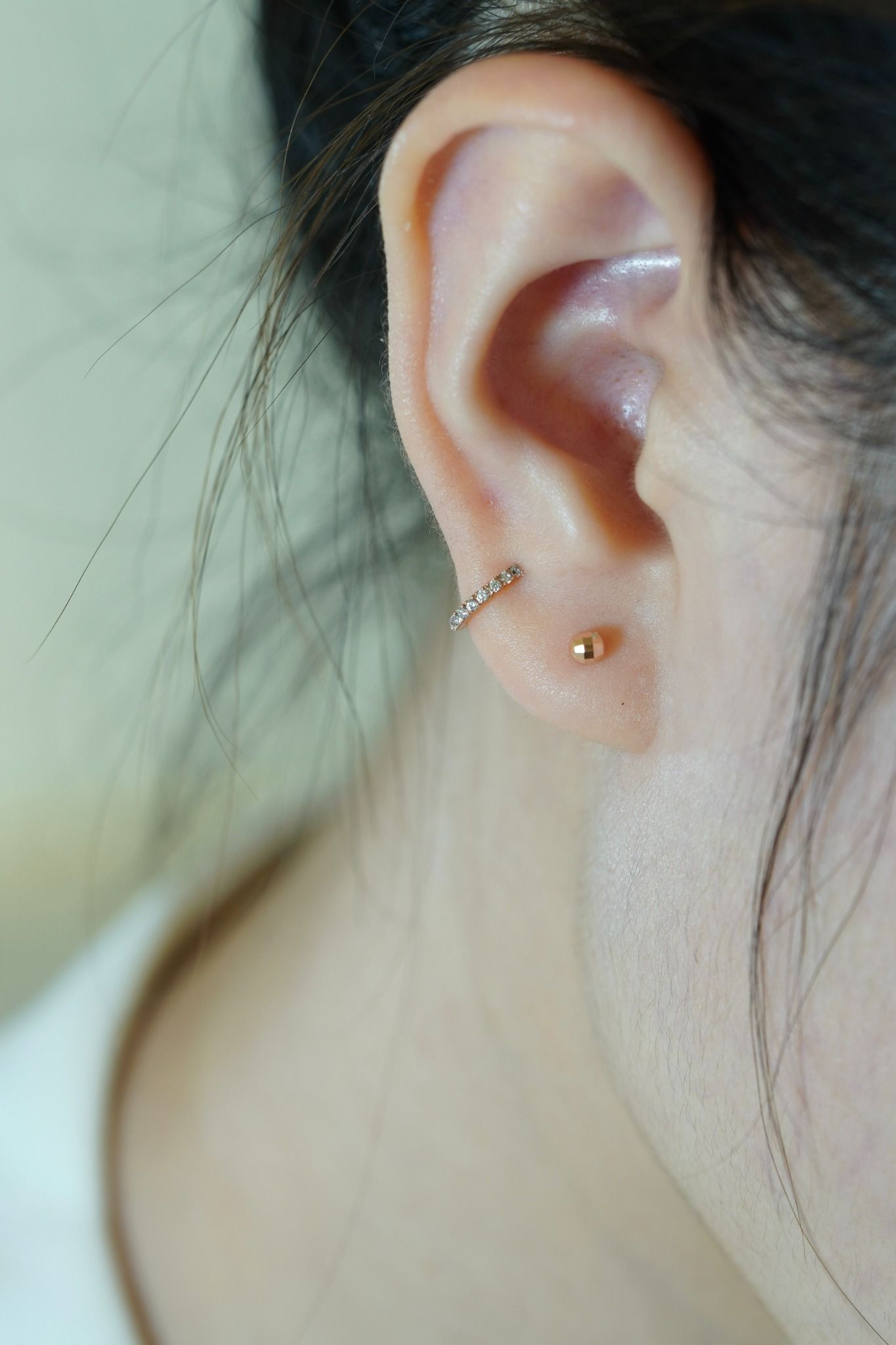 Hoa tai vàng hoops 14k đính đá