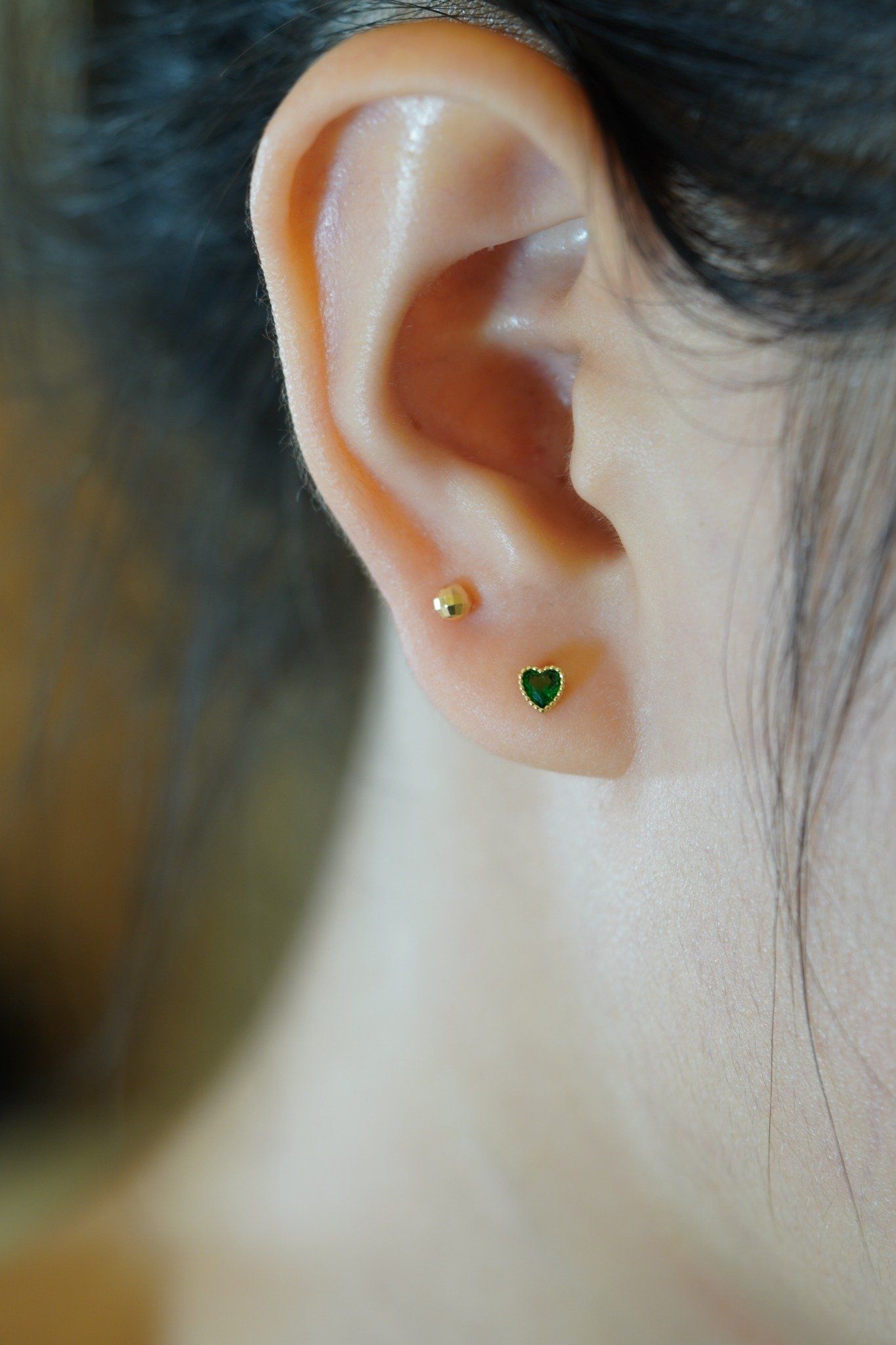 Hoa tai vàng 14K mẫu tim đá xanh