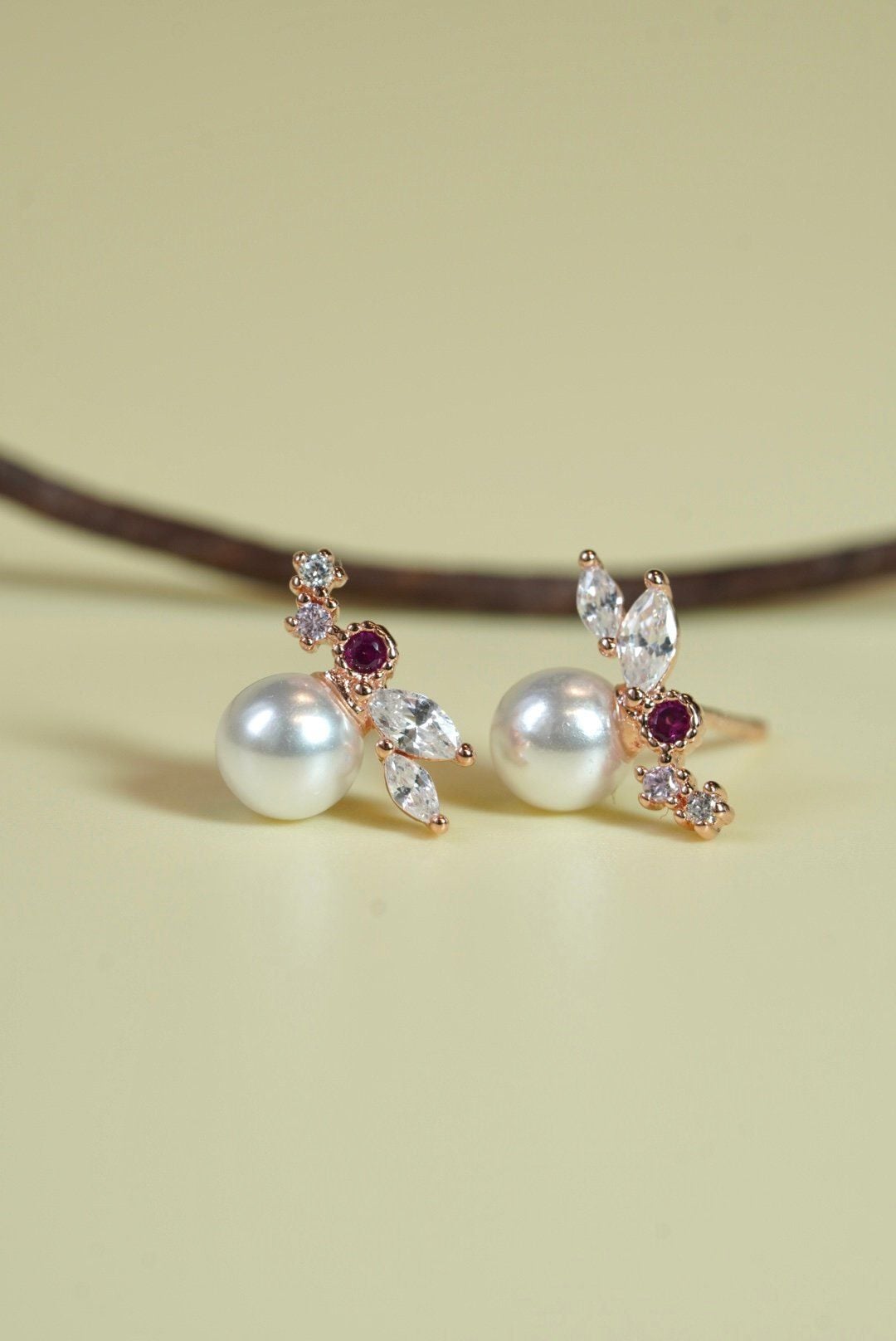 [ancafe-accessories] Hoa tai ER350K-032-VH-ĐÁ ĐỎ