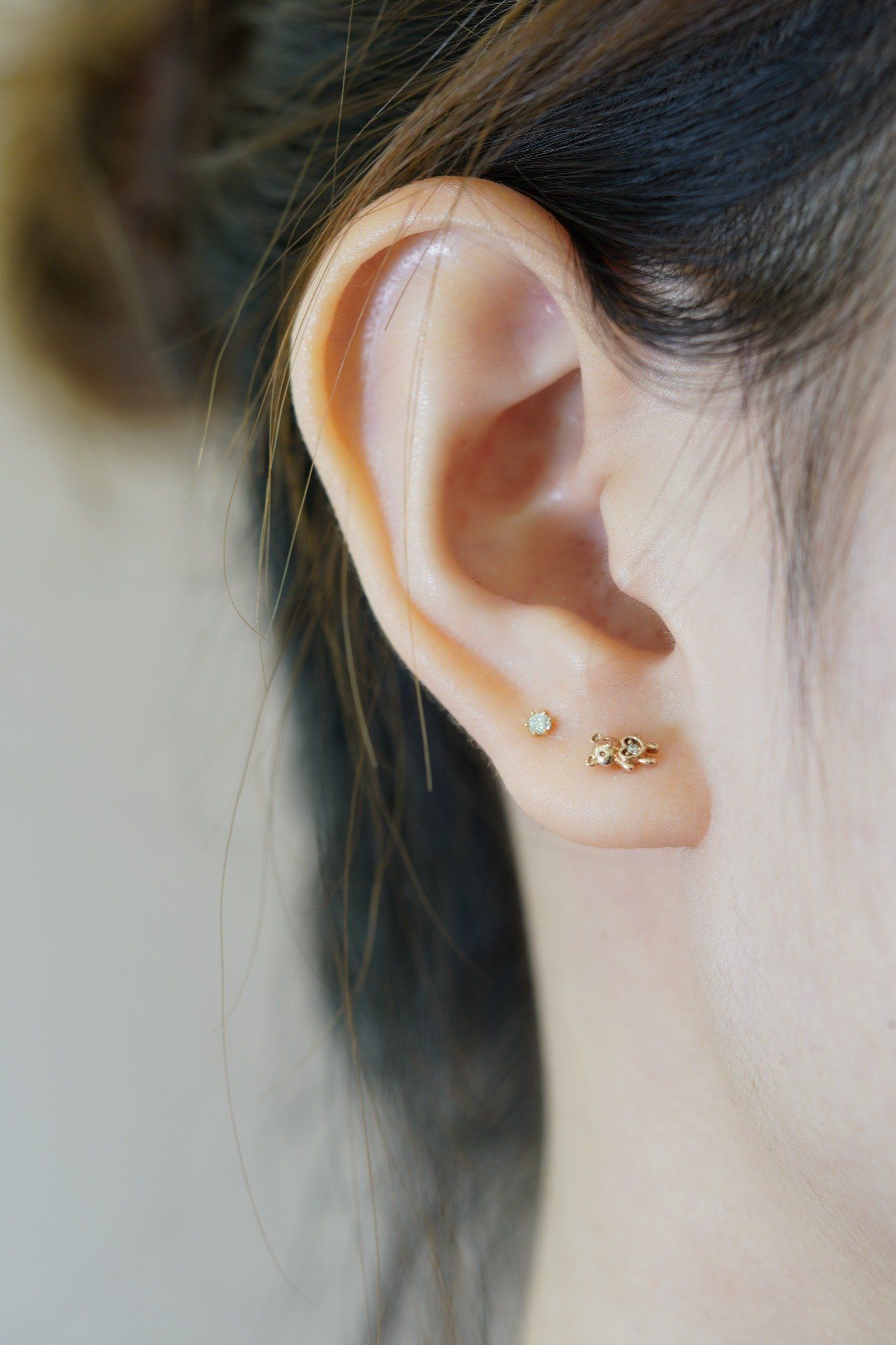 Hoa tai vàng 14K hình con gấu