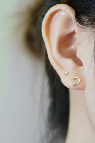  Hoa tai vàng 14K chữ D (ER-GLD-079) 