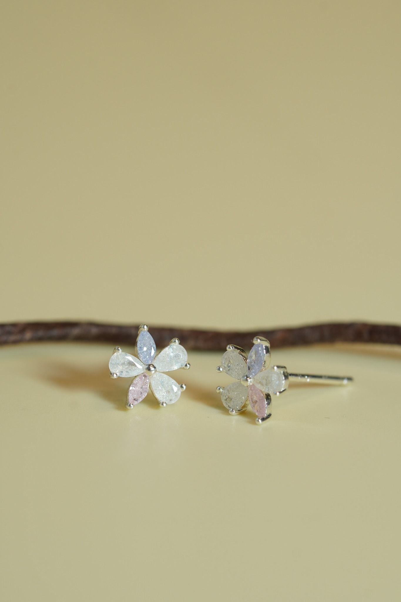 [ancafe-accessories] Hoa tai ER320K-043-BAC