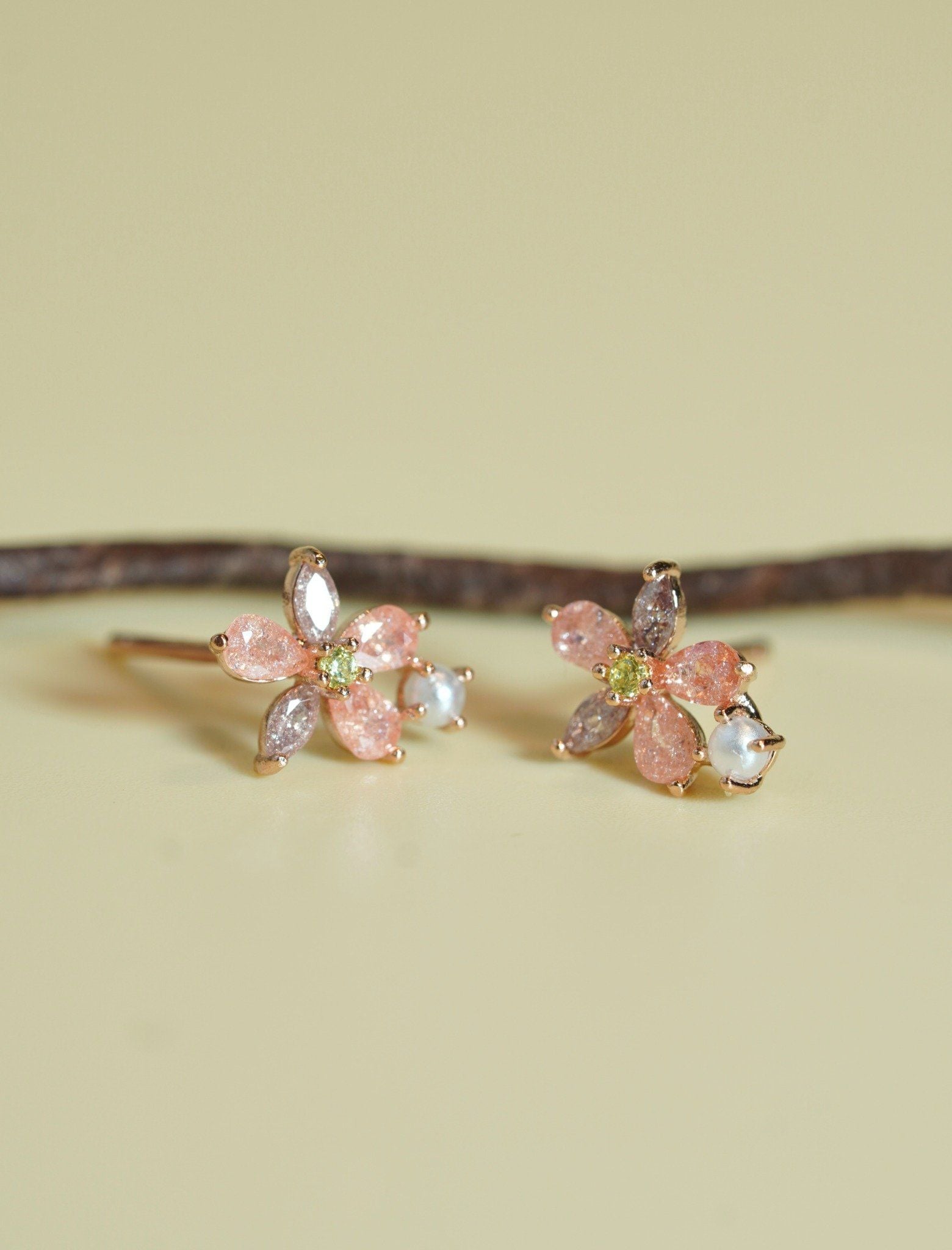 [ancafe-accessories] Hoa tai ER280K-041-VH