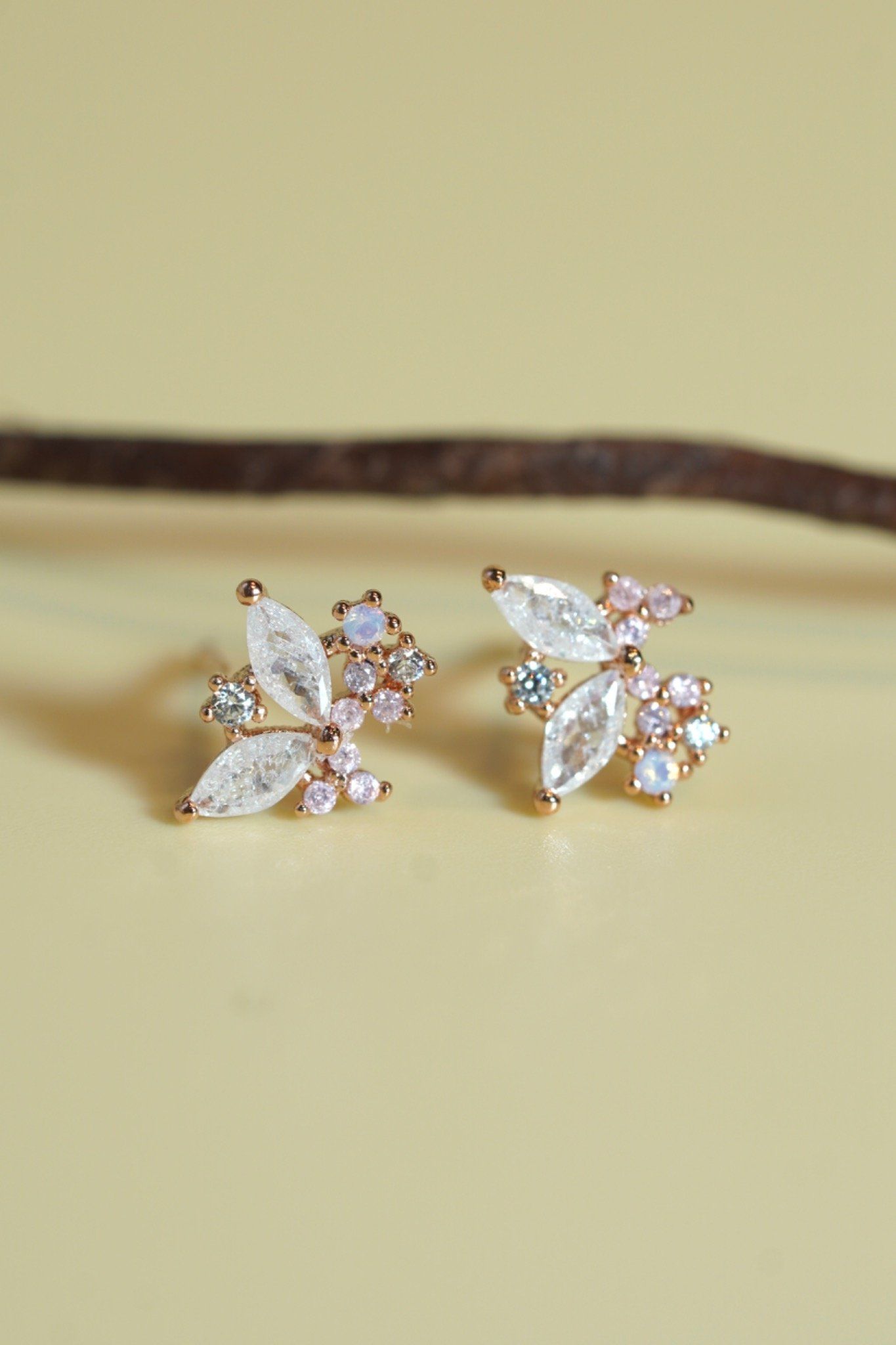 [ancafe-accessories] Hoa tai ER280K-042-VH