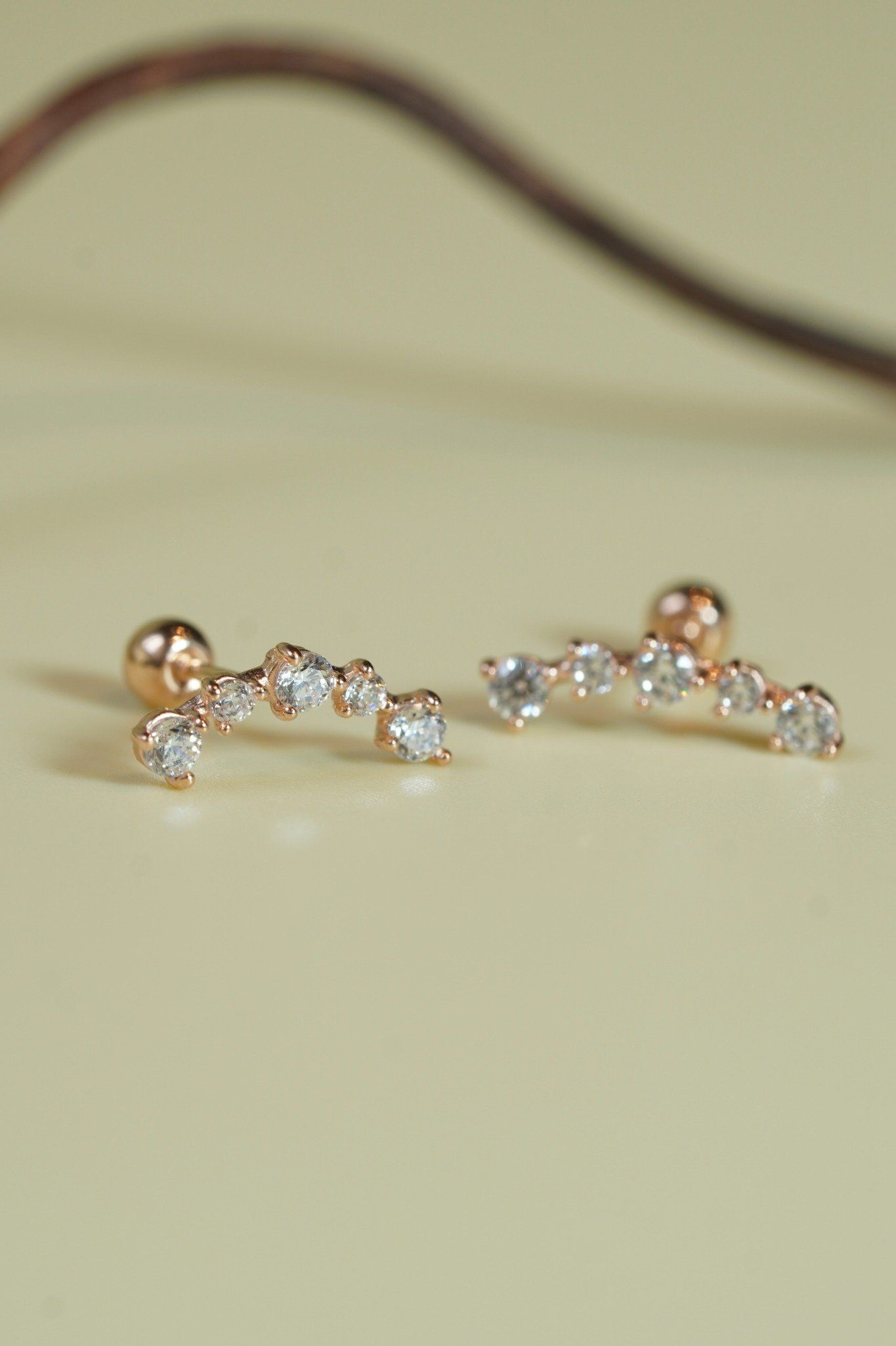 Hoa tai vàng 14k hàng đá