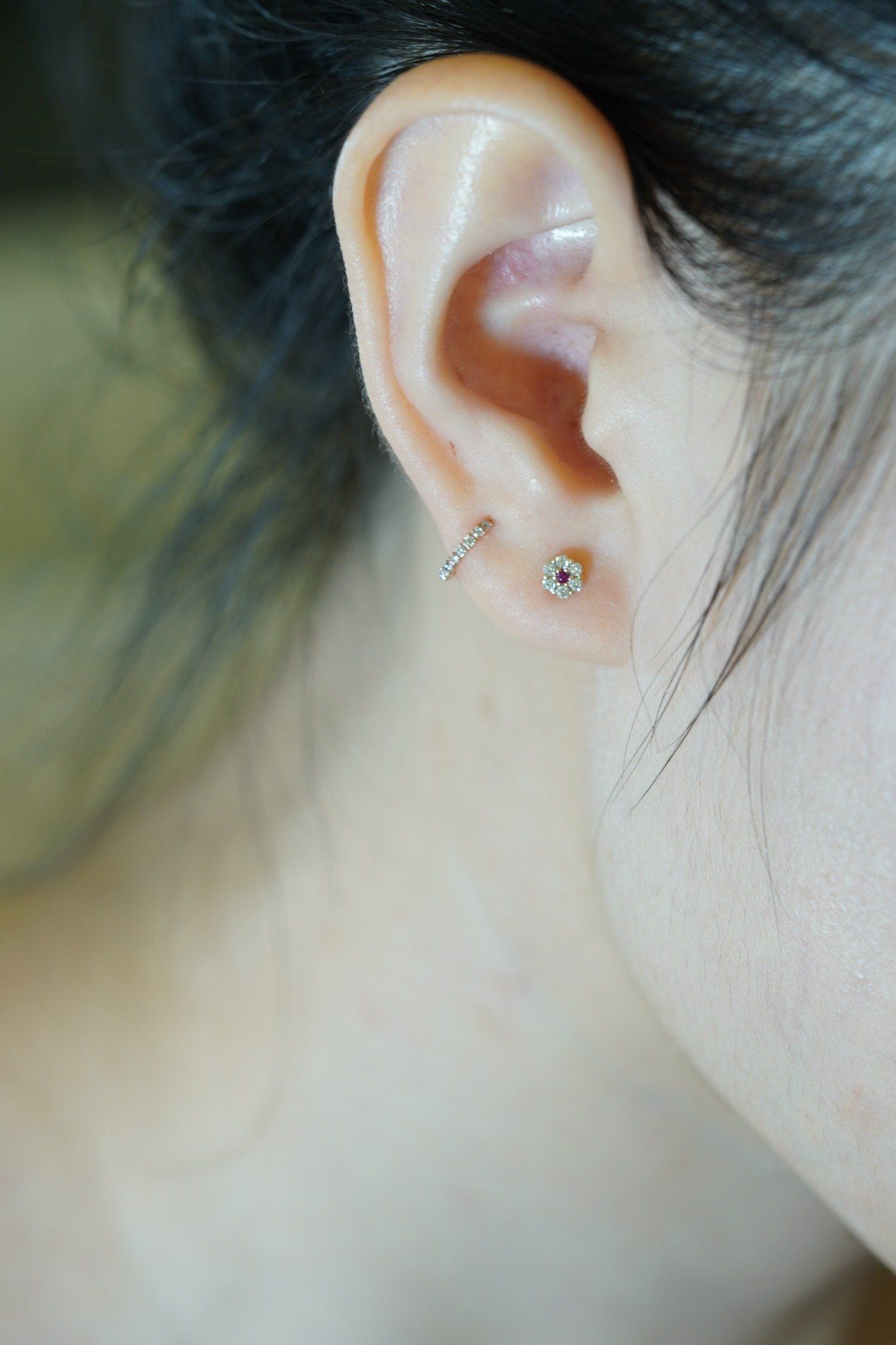 Hoa tai vàng 14K bông hoa đính đá