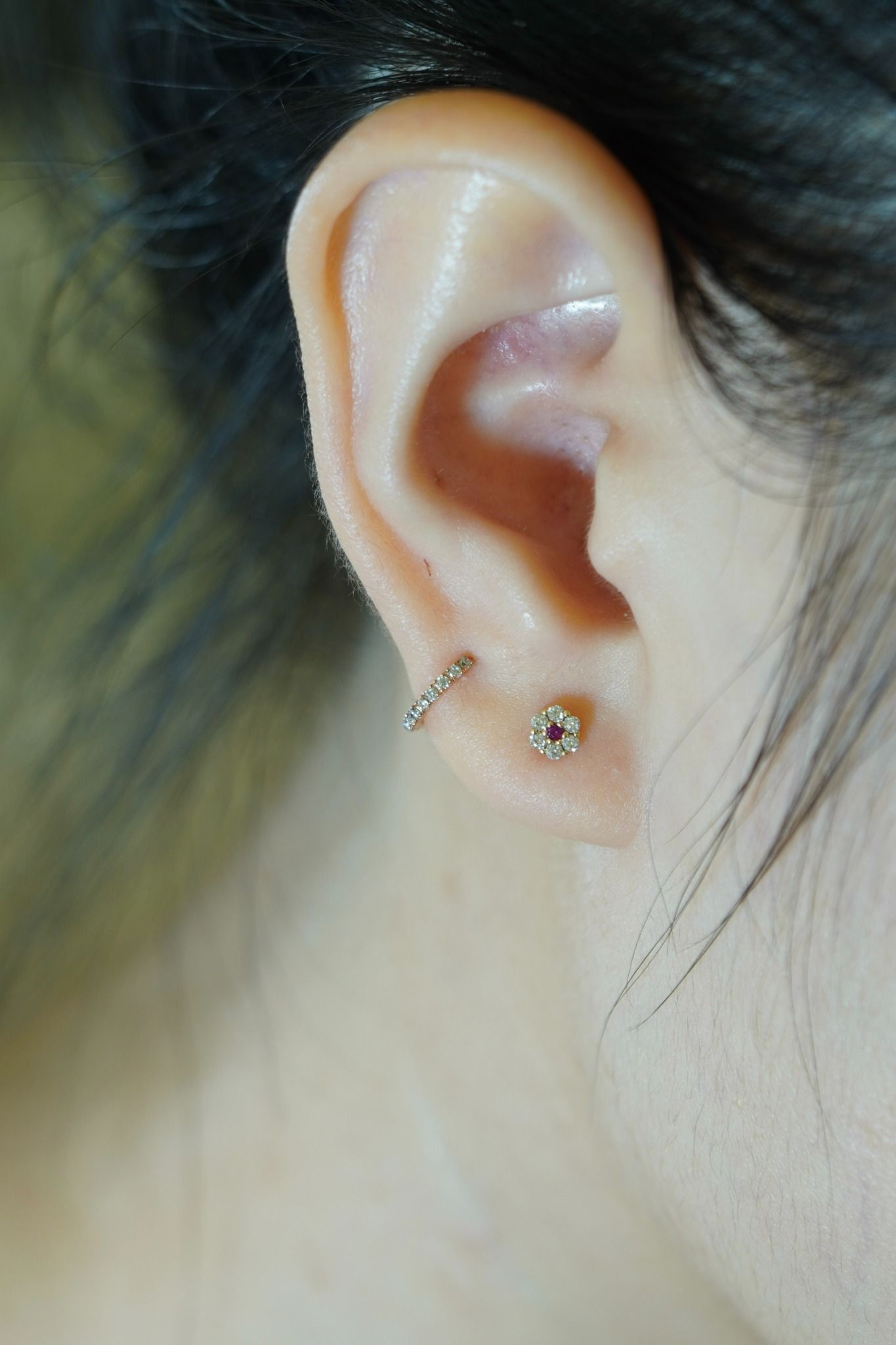 Hoa tai vàng 14K bông hoa đính đá