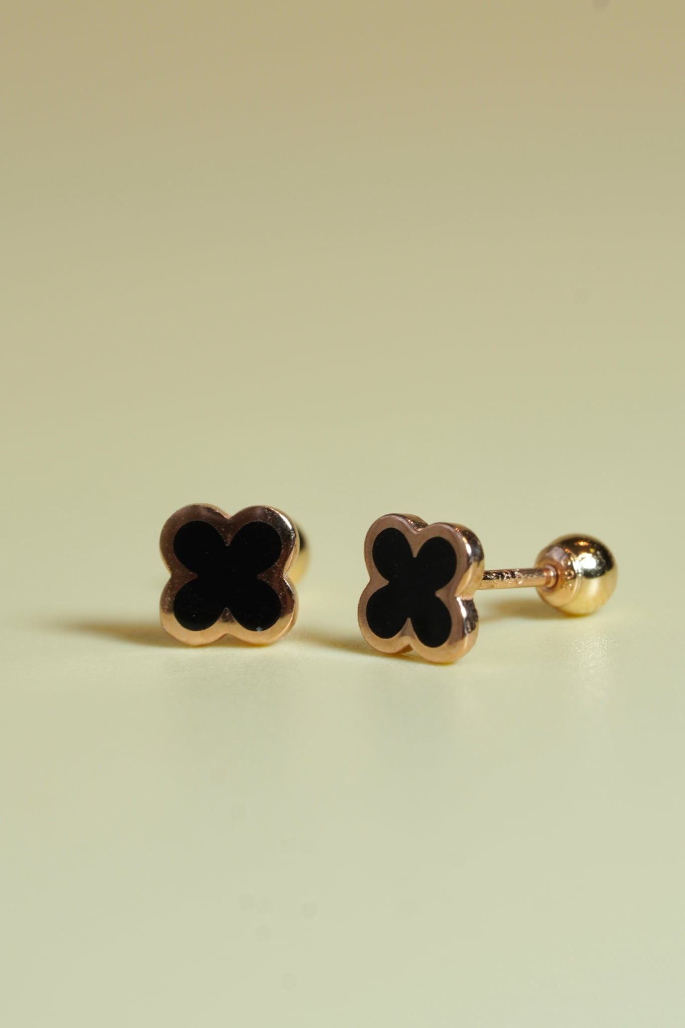 Hoa tai vàng 14k hoa đen (ER-GLD-025)