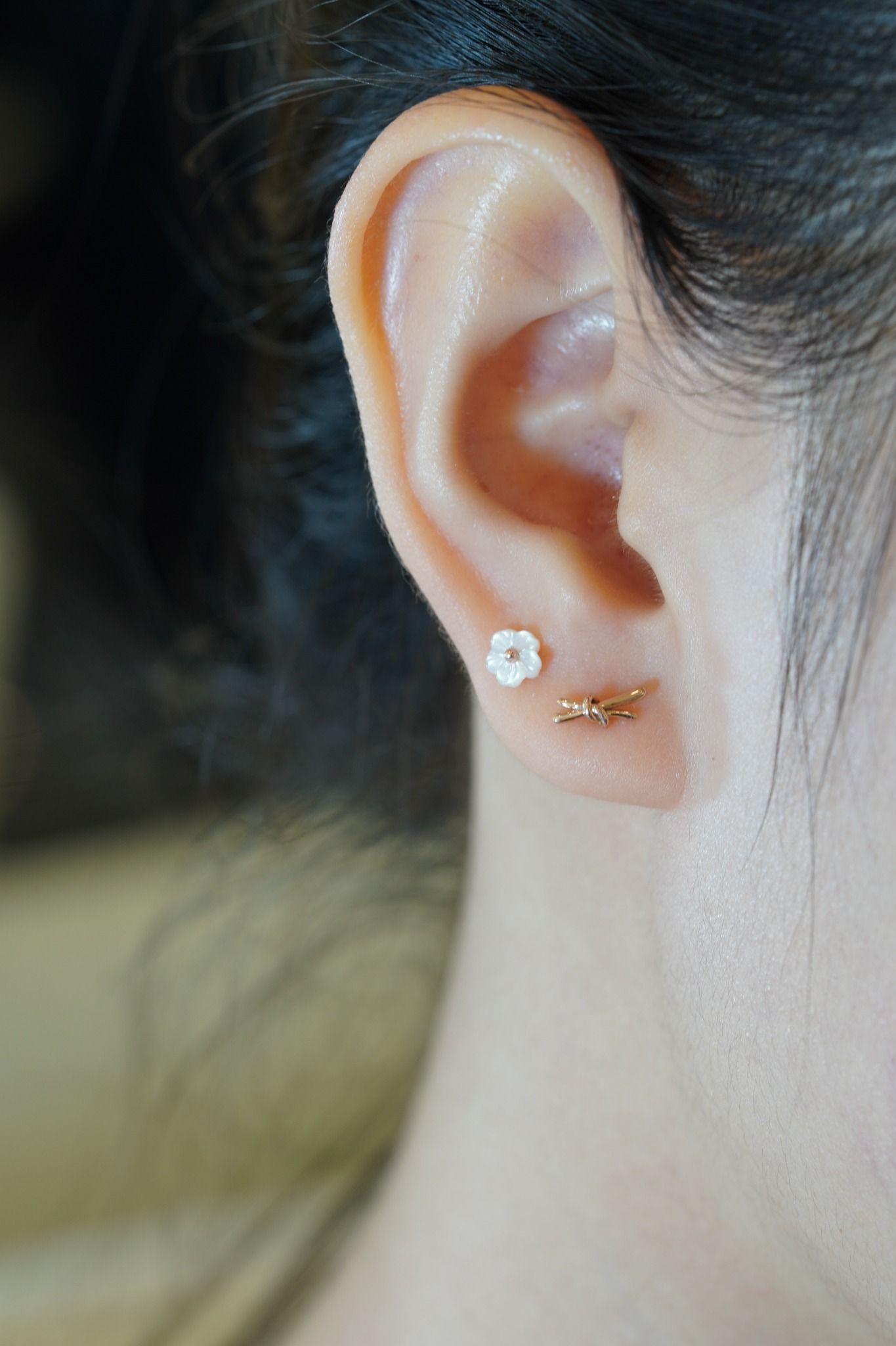 Hoa tai vàng 14k xoắn vàng hồng