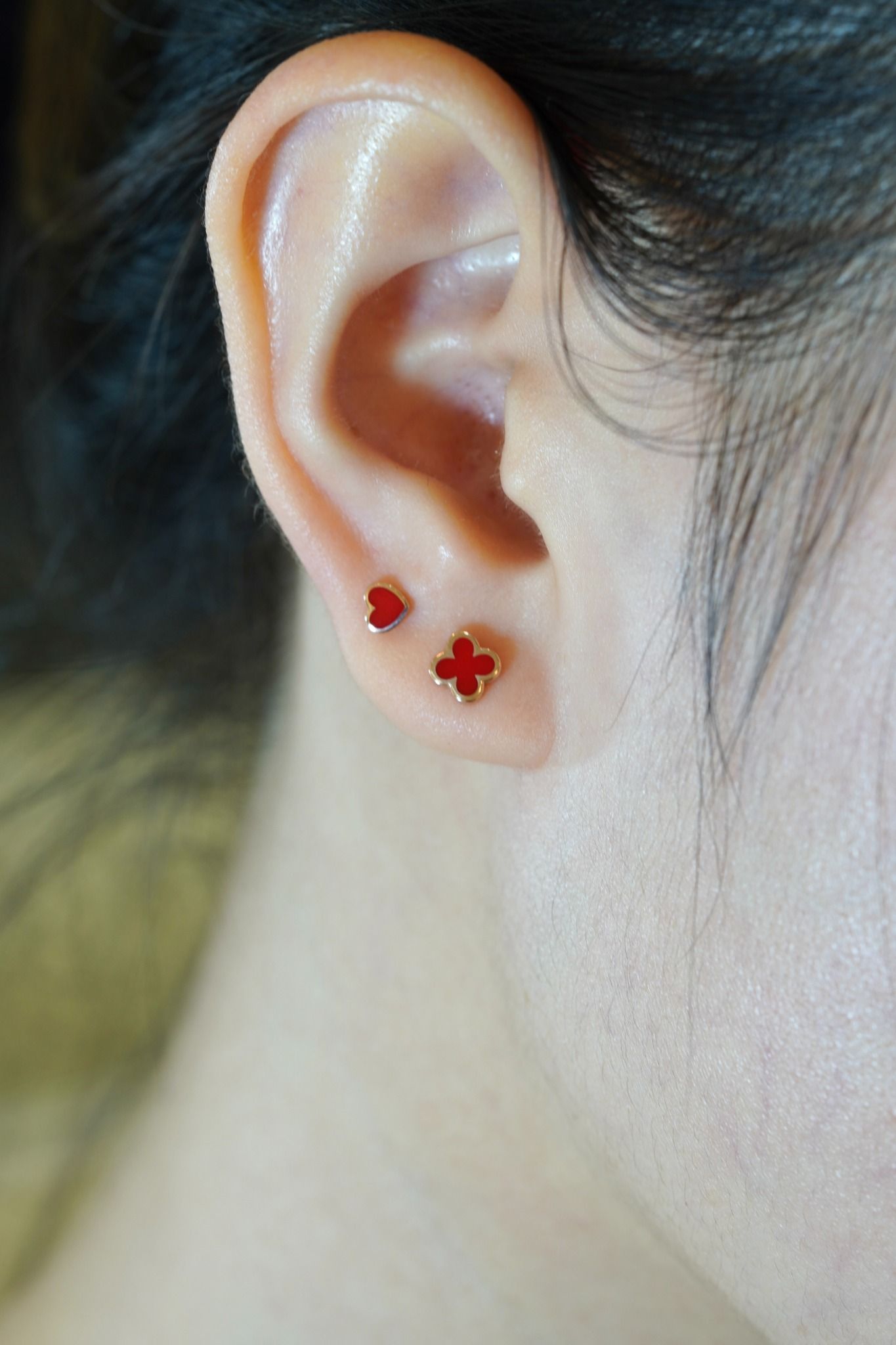 Hoa tai vàng 14k hoa đỏ 4 cánh