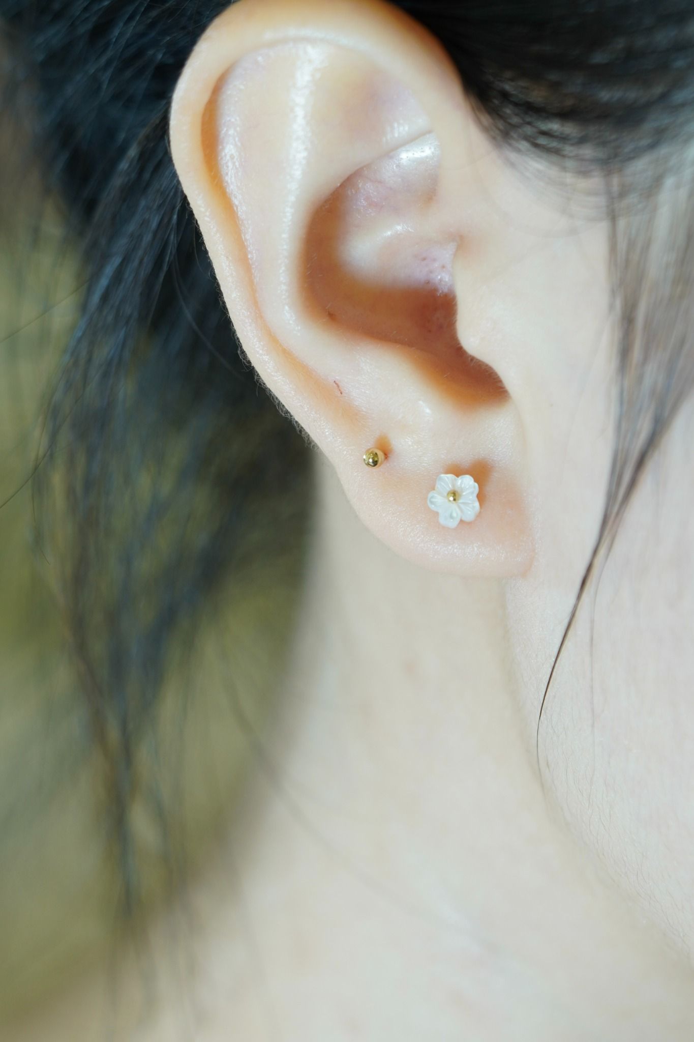 Hoa tai vàng 14K bông hoa cúc đuôi vàng vàng