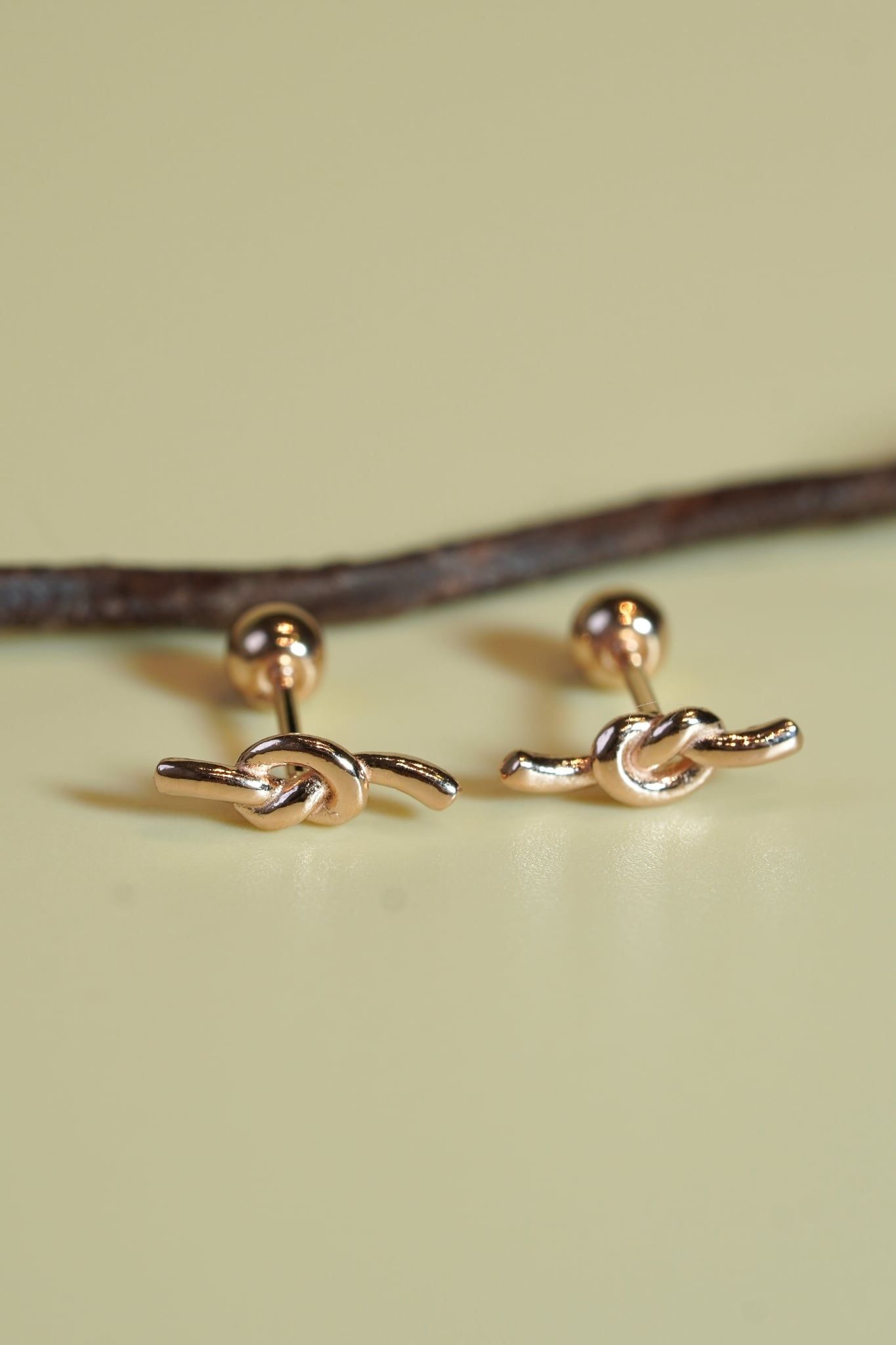 Hoa tai vàng 14k Knot (ER-GLD-101)
