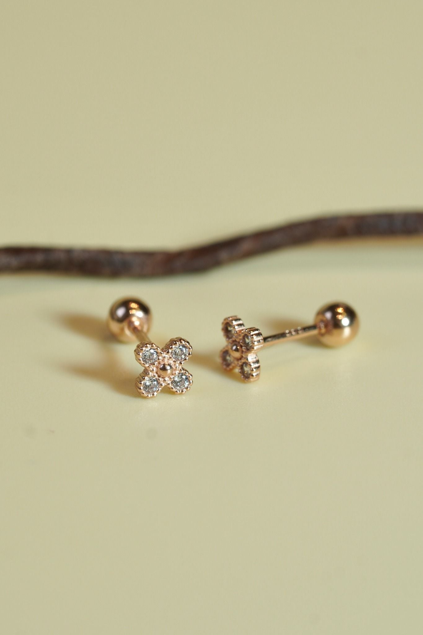 Hoa tai vàng 14K bông hoa 4 cánh