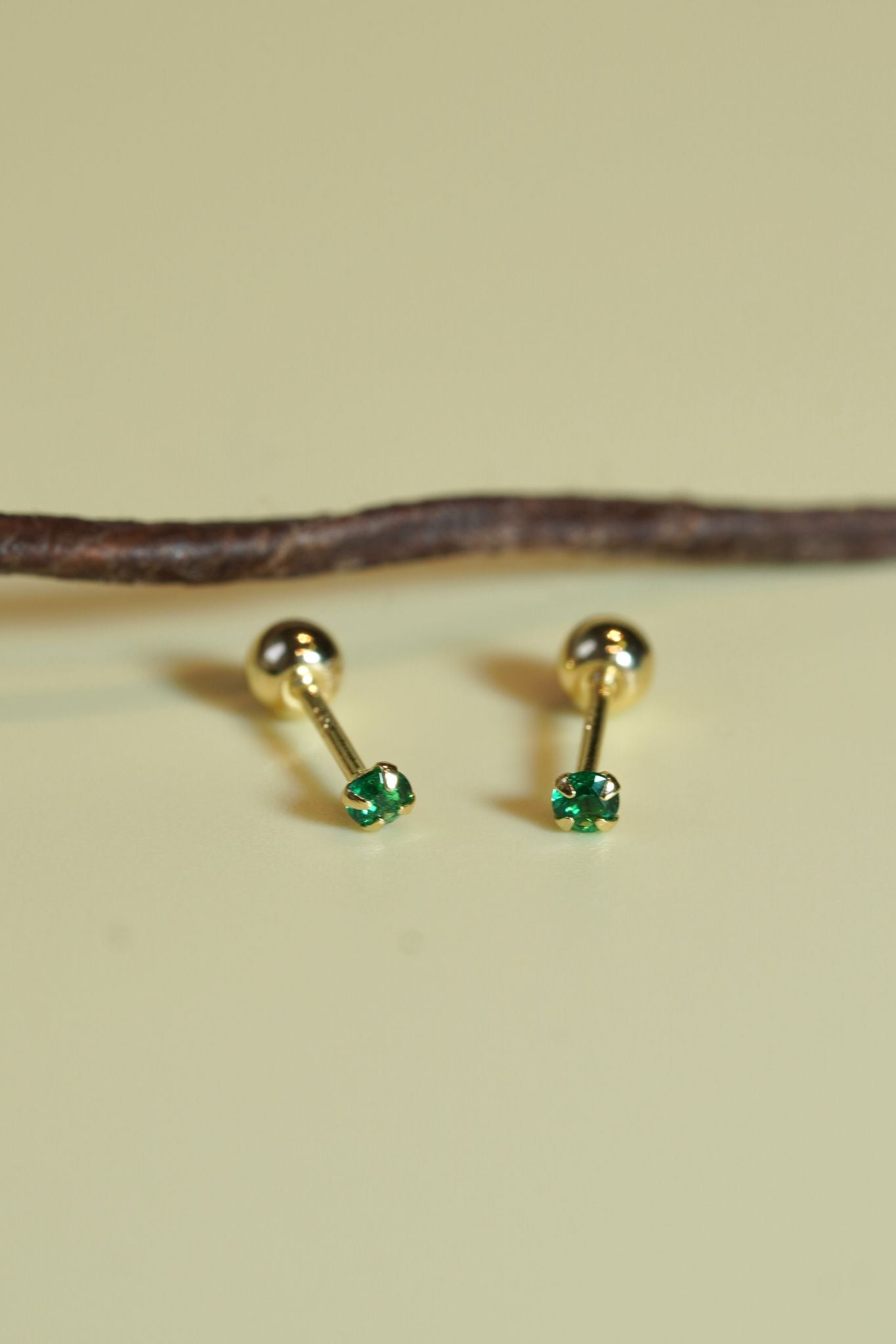 Hoa tai vàng 14k nụ đá xanh(ER-GLD-105)
