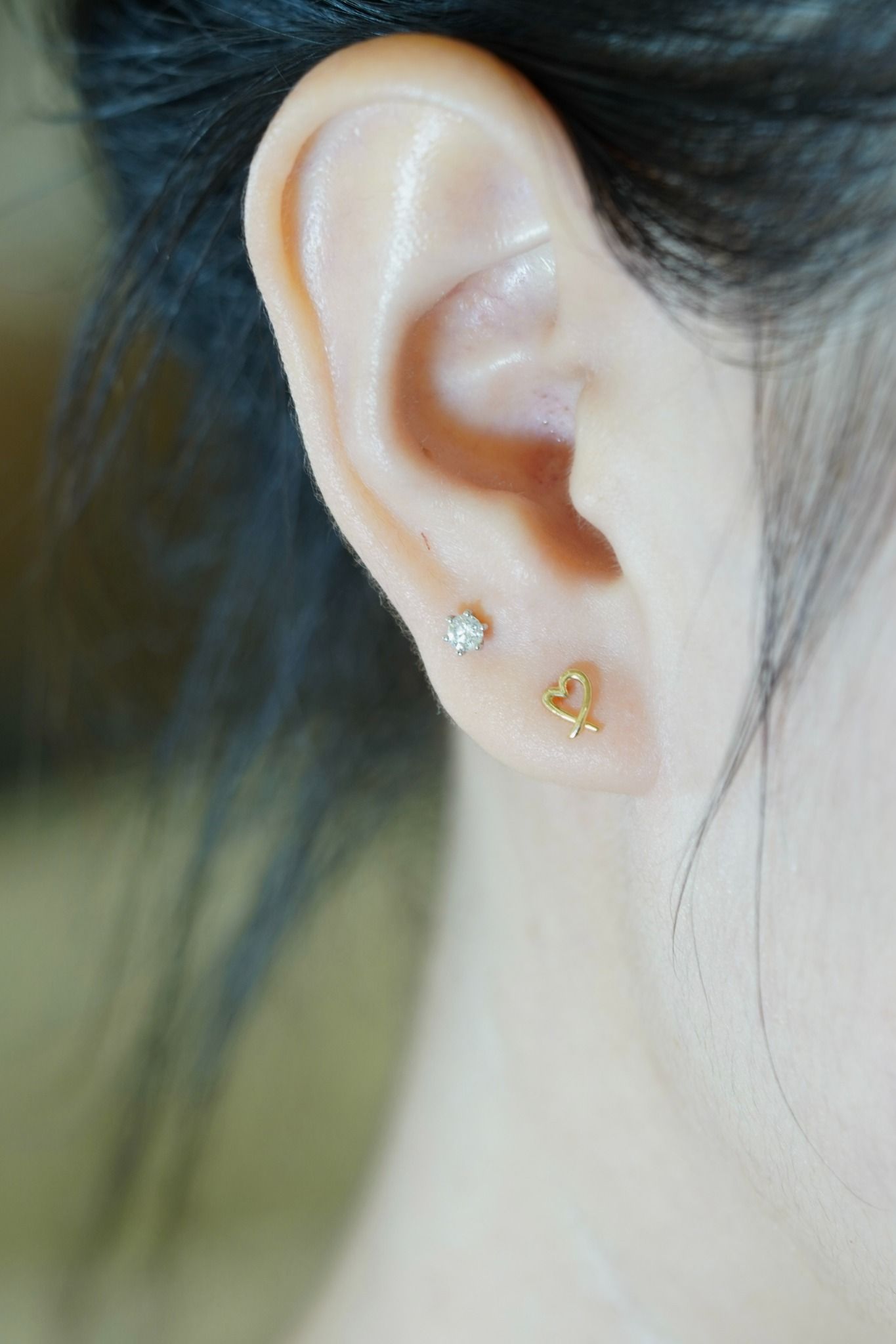 Hoa tai vàng 14K tim mảnh