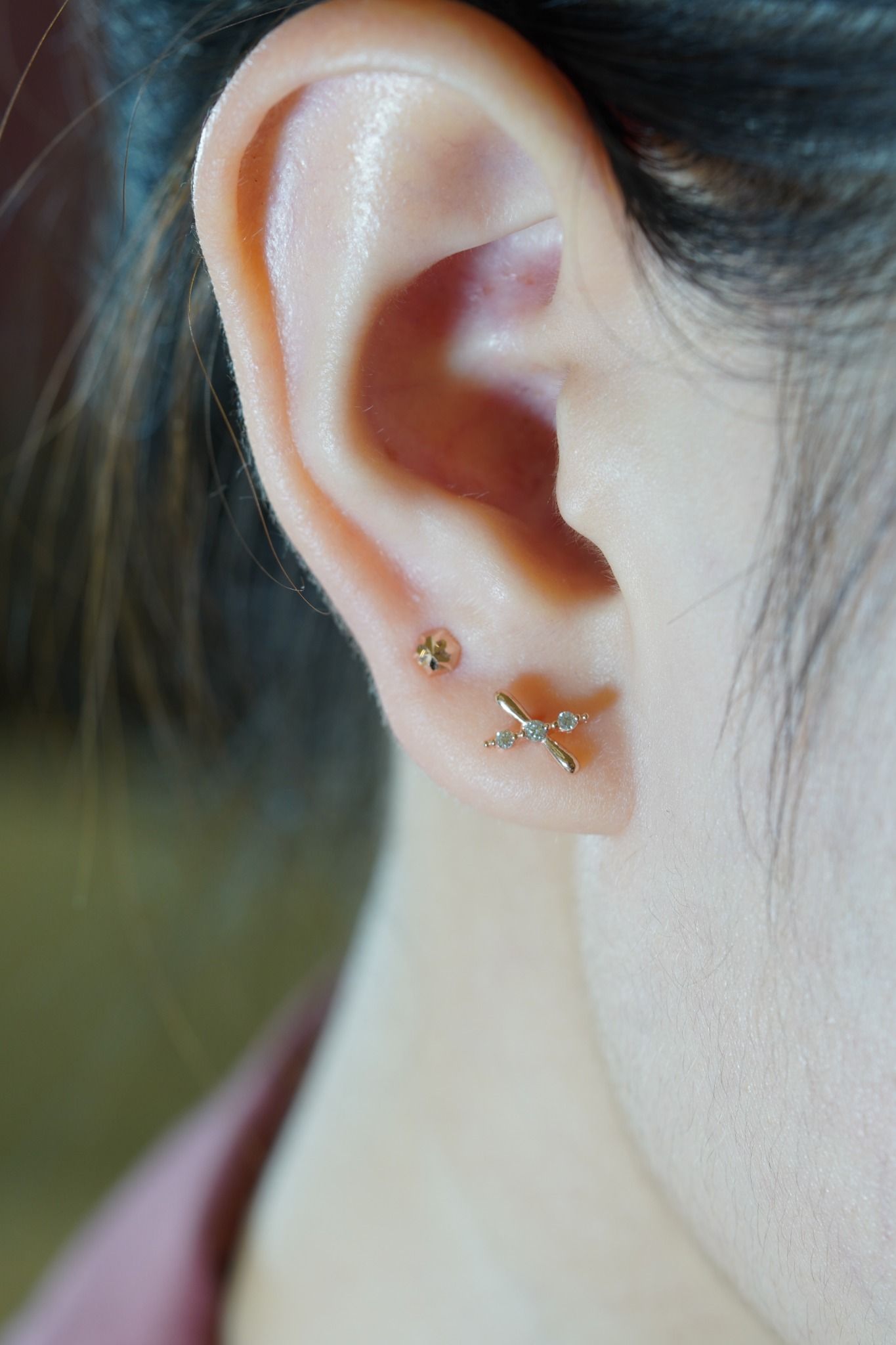 Hoa tai vàng 14k chéo đính đá