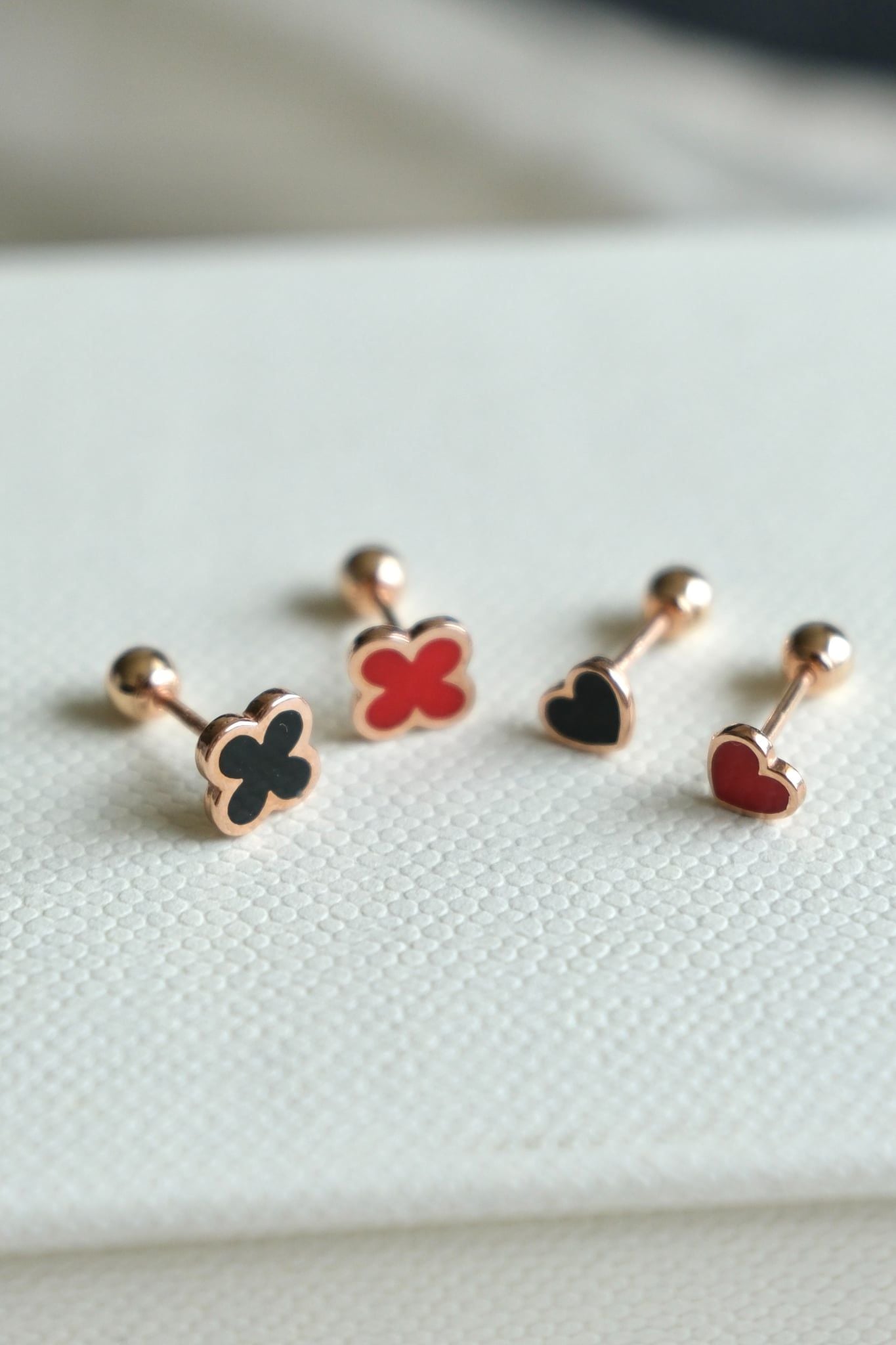 Hoa tai vàng 14k hoa đen (ER-GLD-025)