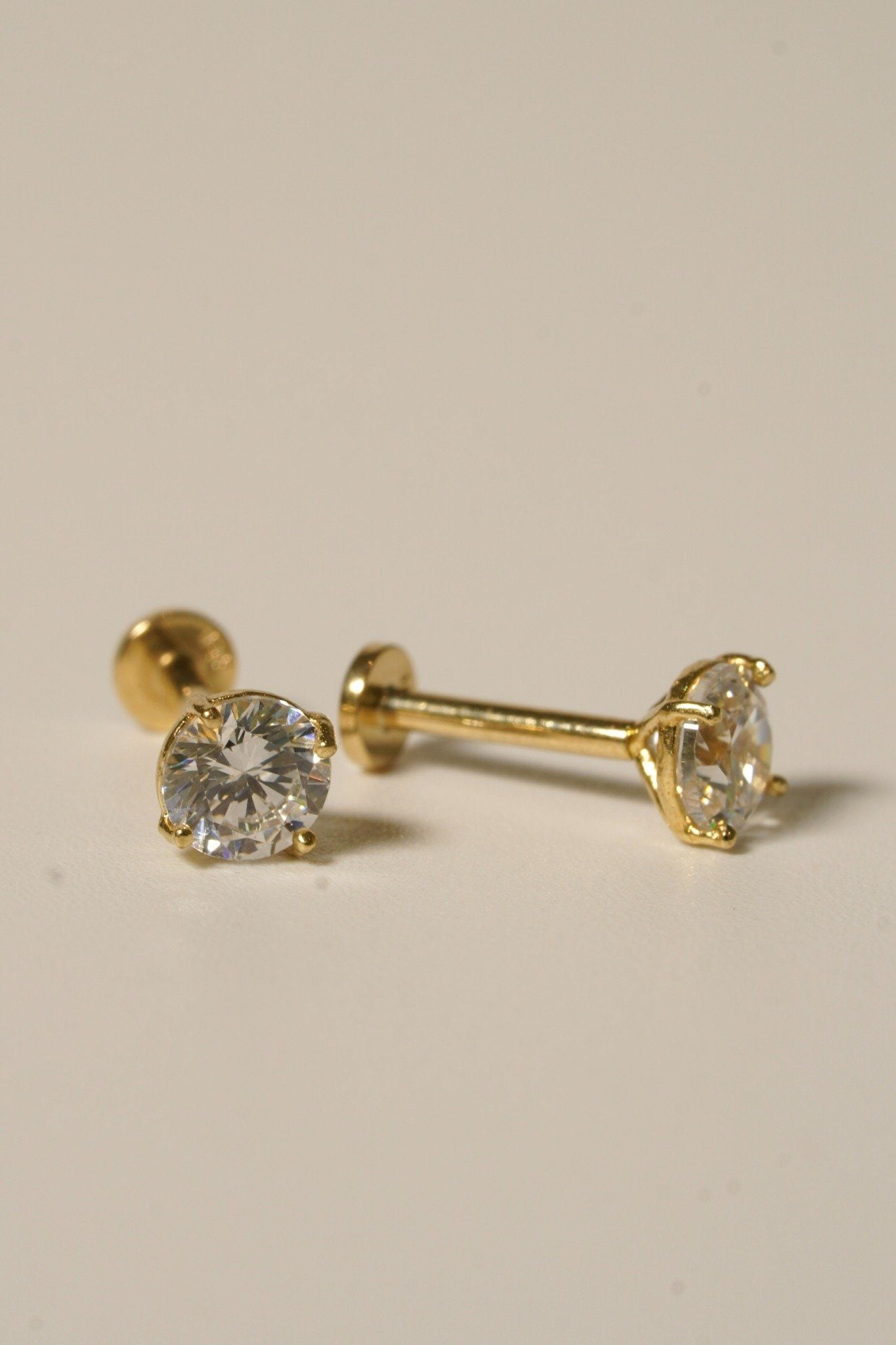 Hoa tai vàng 14K đá 4li