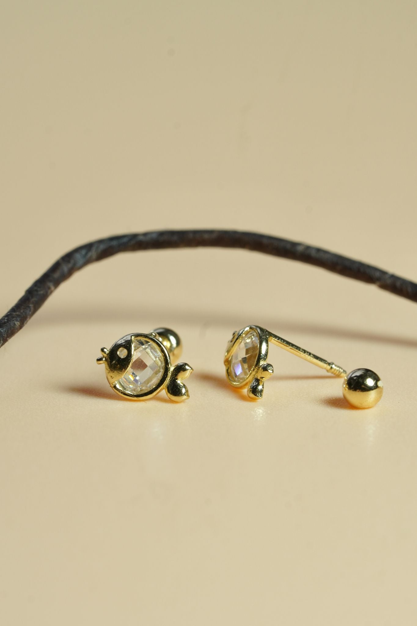 Hoa tai vàng 14k cá đính đá dễ thương (ER-GLD-090)
