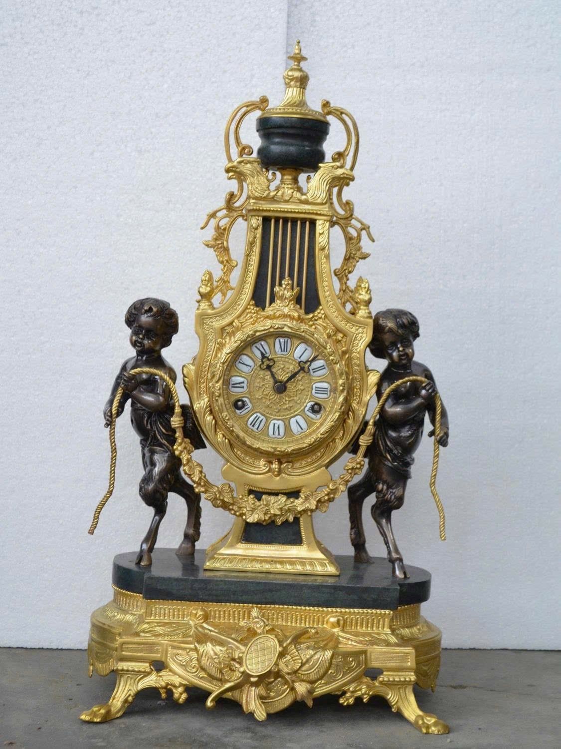  Đồng hồ phong cách Hoàng Gia 