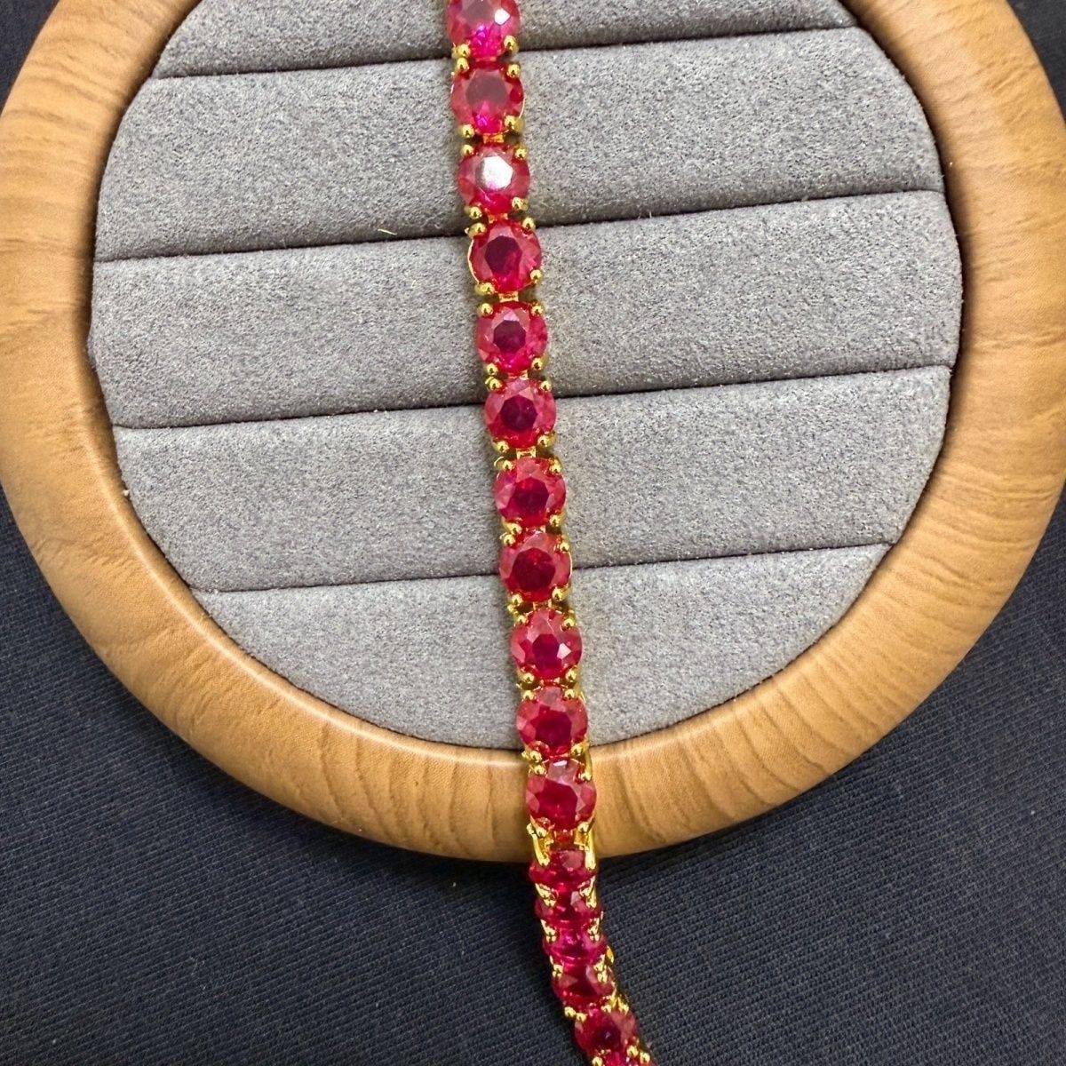  Vòng tay ruby đỏ mạ vàng 18 k sáng bóng 