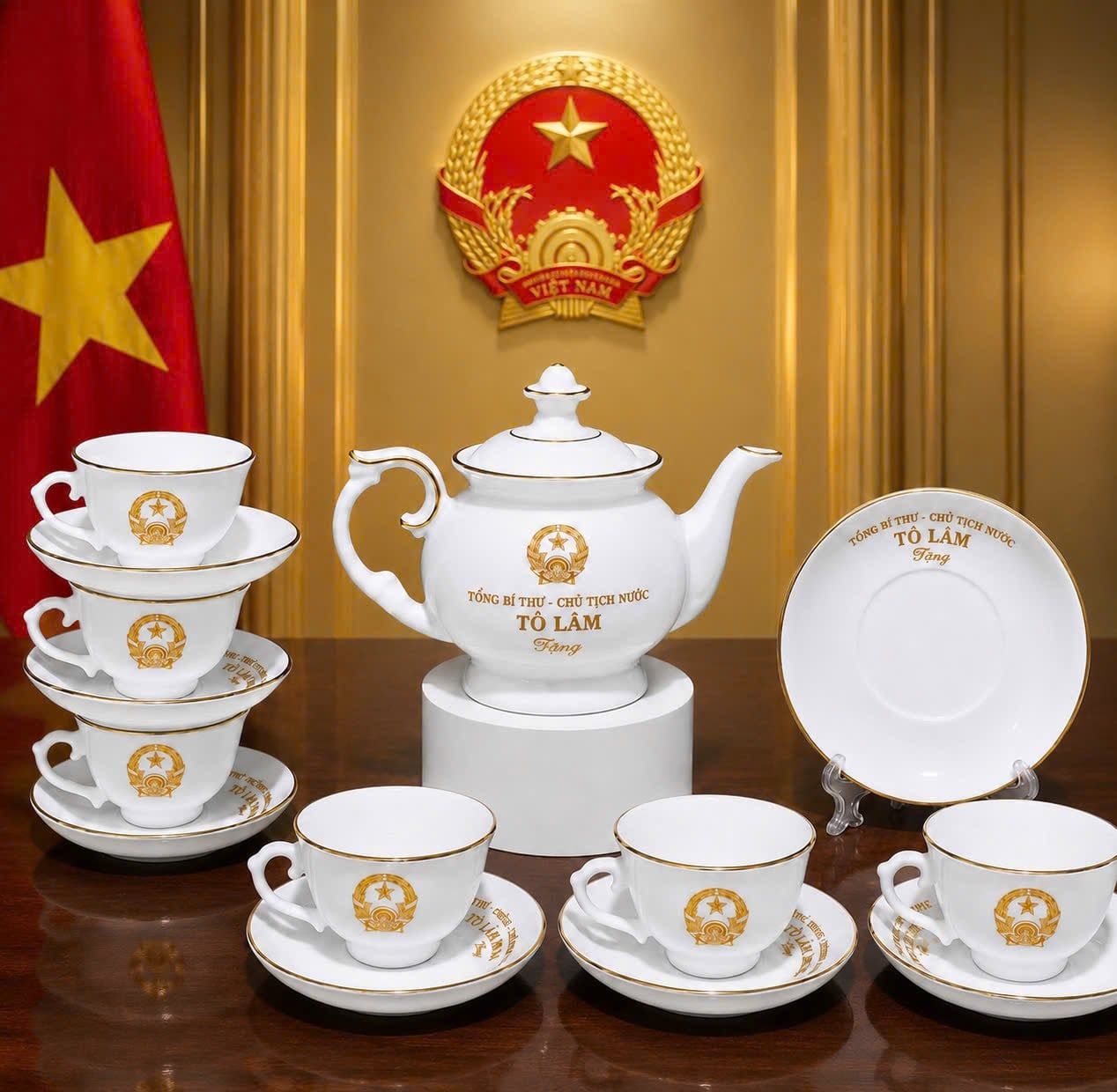  Bộ Ấm Chén Tổng Bí Thư Chủ Tịch Nước Tô Lâm Dáng Đài Cát Men Ngọc Trai BKCECN-10595 