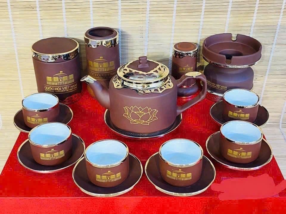  BỘ ẤM CHÉN QUỐC HỘI VIỆT NAM BỌC BẠC GỐM SỨ BÁT TRÀNG BKCECN-10584 