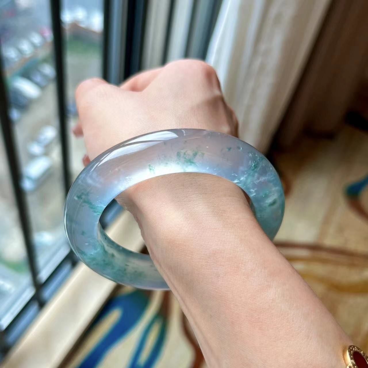  VÒNG TAY ĐỘC LONG NGỌC – BĂNG TRONG PHIÊU LỤC HOA 