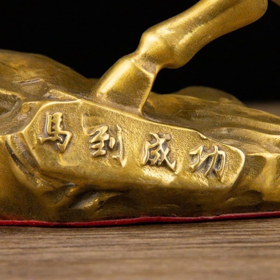  TƯỢNG NGỰA ĐỒNG VÀNG  VTDCQO - 1968 