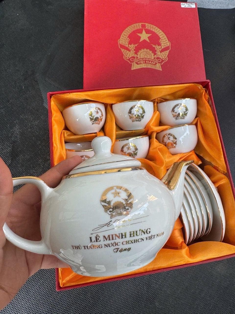  Âm chén in logo quà tặng cao cấp 