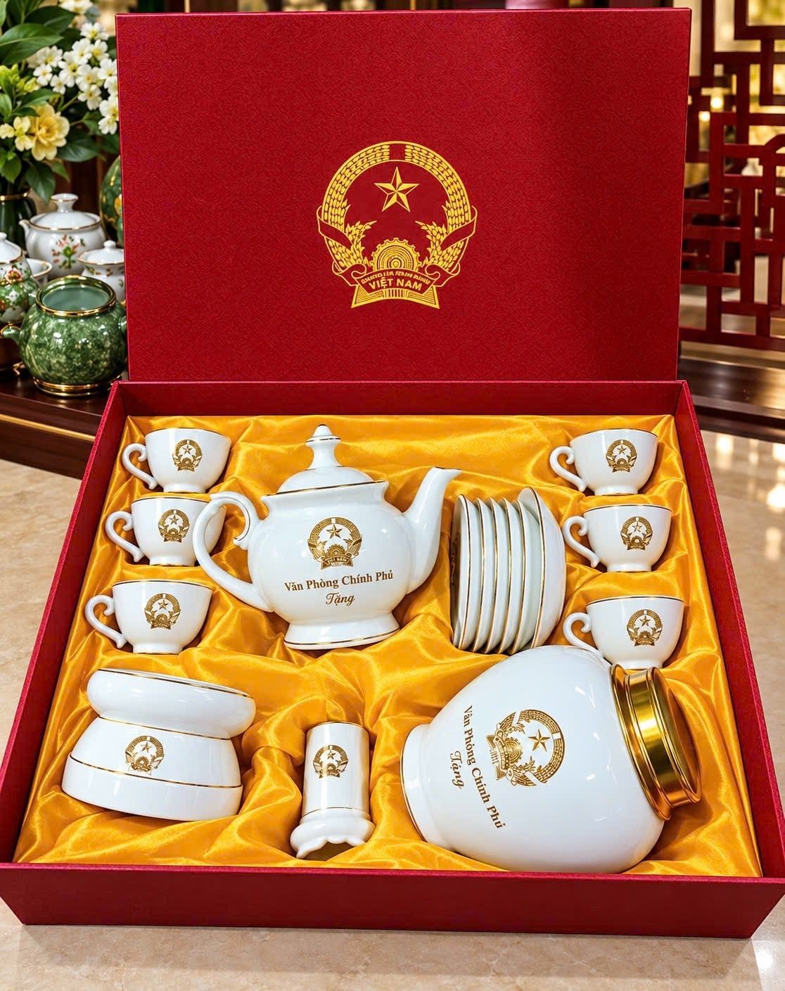  Quà tặng ấm chén in Văn Phòng chính phủ có phụ kiện BKCECN-10639 
