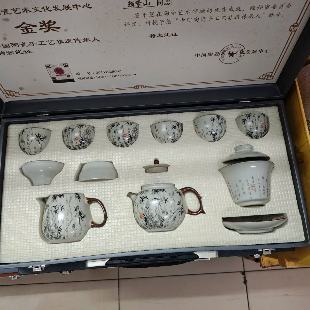  Bộ ấm trà Kungfu sứ trắng phong cách  BKCECN-10641 