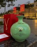  Bình Gốm Men Xanh Ngọc Hoạ Tiết Chim Hạc viền Quanh Của Bác Hưng 