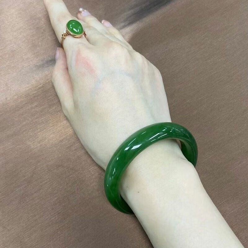  Vòng Tay Ngọc Hòa Điền Tân Cương Xanh ngọc bích BKJECN-9534 