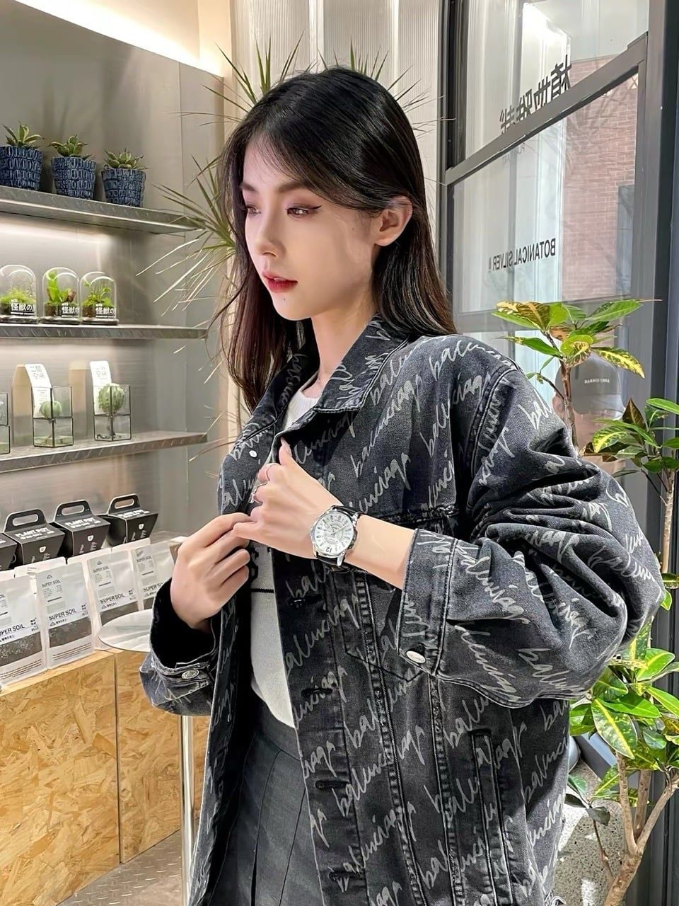  Đồng hồ nữ cá tính năng động phong cách hiện đại 