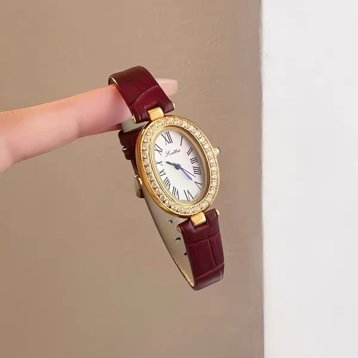  Đồng hồ nữ cao cấp phong cách nữ tính đính kim cương 