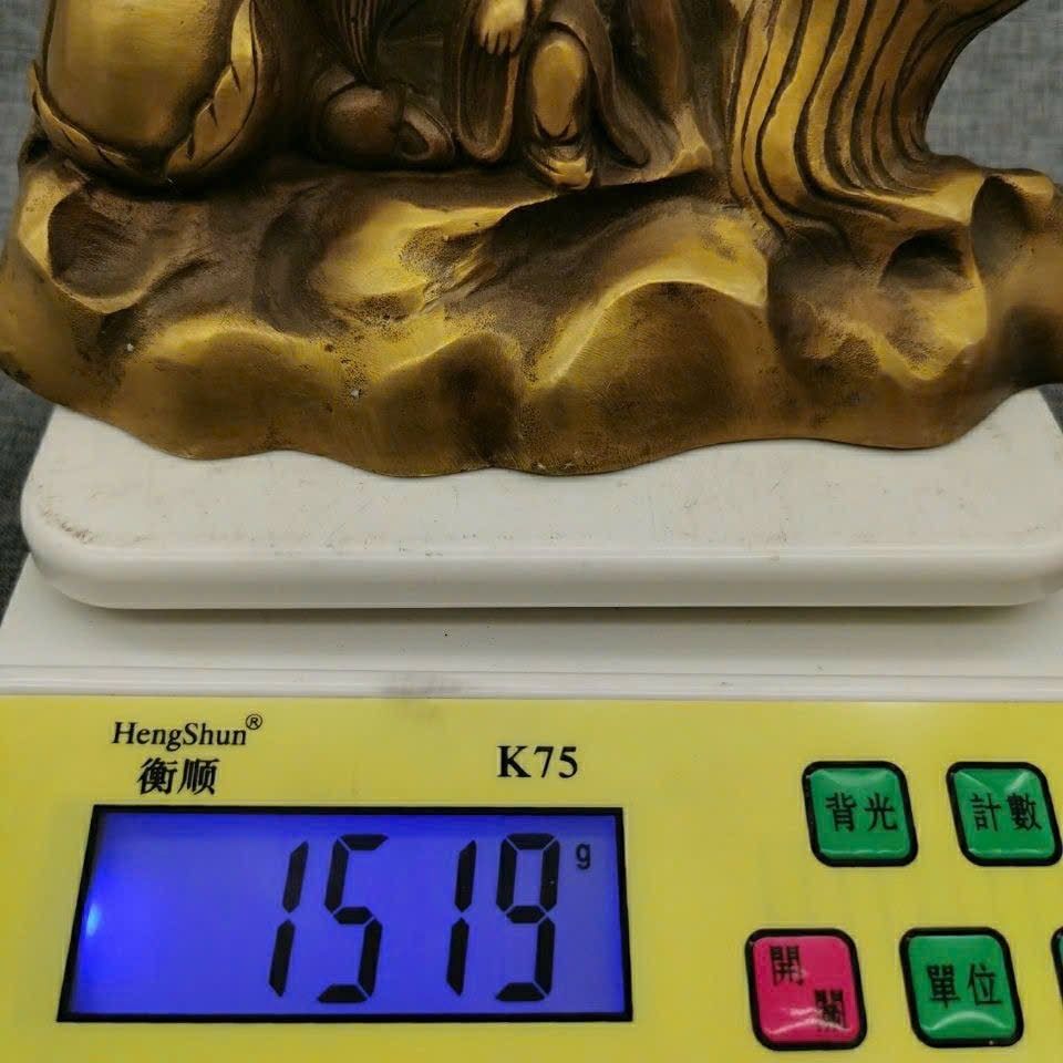  Lư xông trầm treo cành cây ông Thọ 