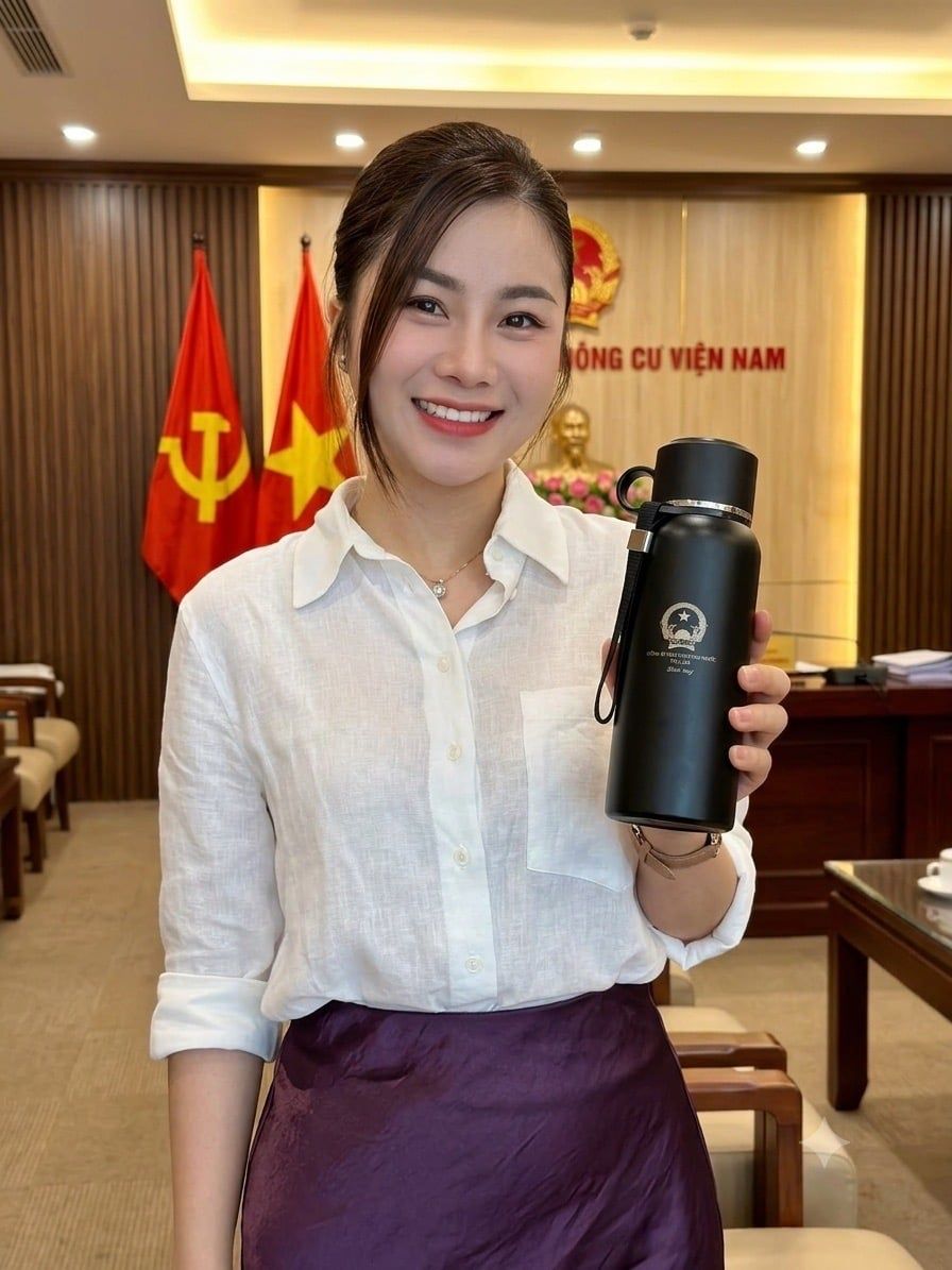  Bình Giữ Nhiệt In “Tổng Bí Thư Chủ Tịch Nước Tô Lâm Tặng” Màu Đen BKHFCN-9001 