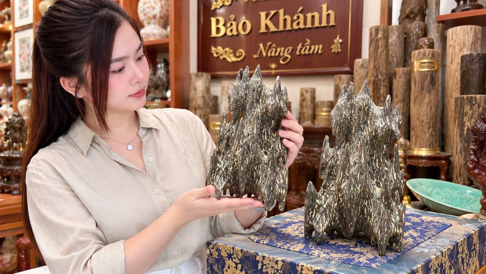 Trụ  trầm hương tự nhiên Quảng Nam 
