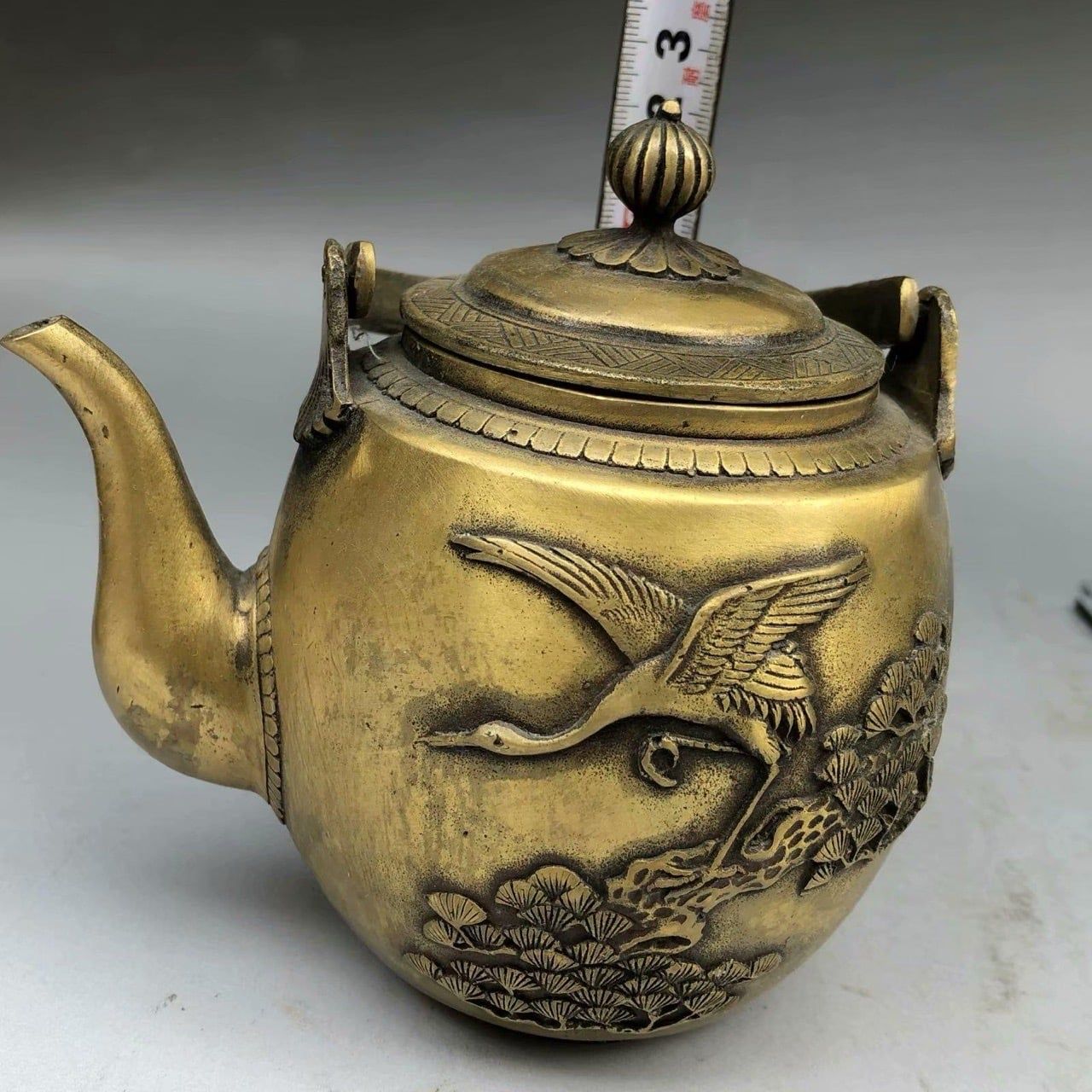  Bình Đồng Quai Xách Tùng Hạc – Đồ Trang Trí Phong Cách Cổ Điển BKMECN-10349 